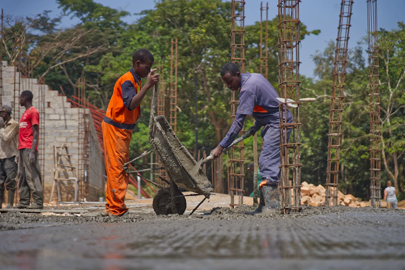 Concrete crew working on a job site in Middle Tennessee