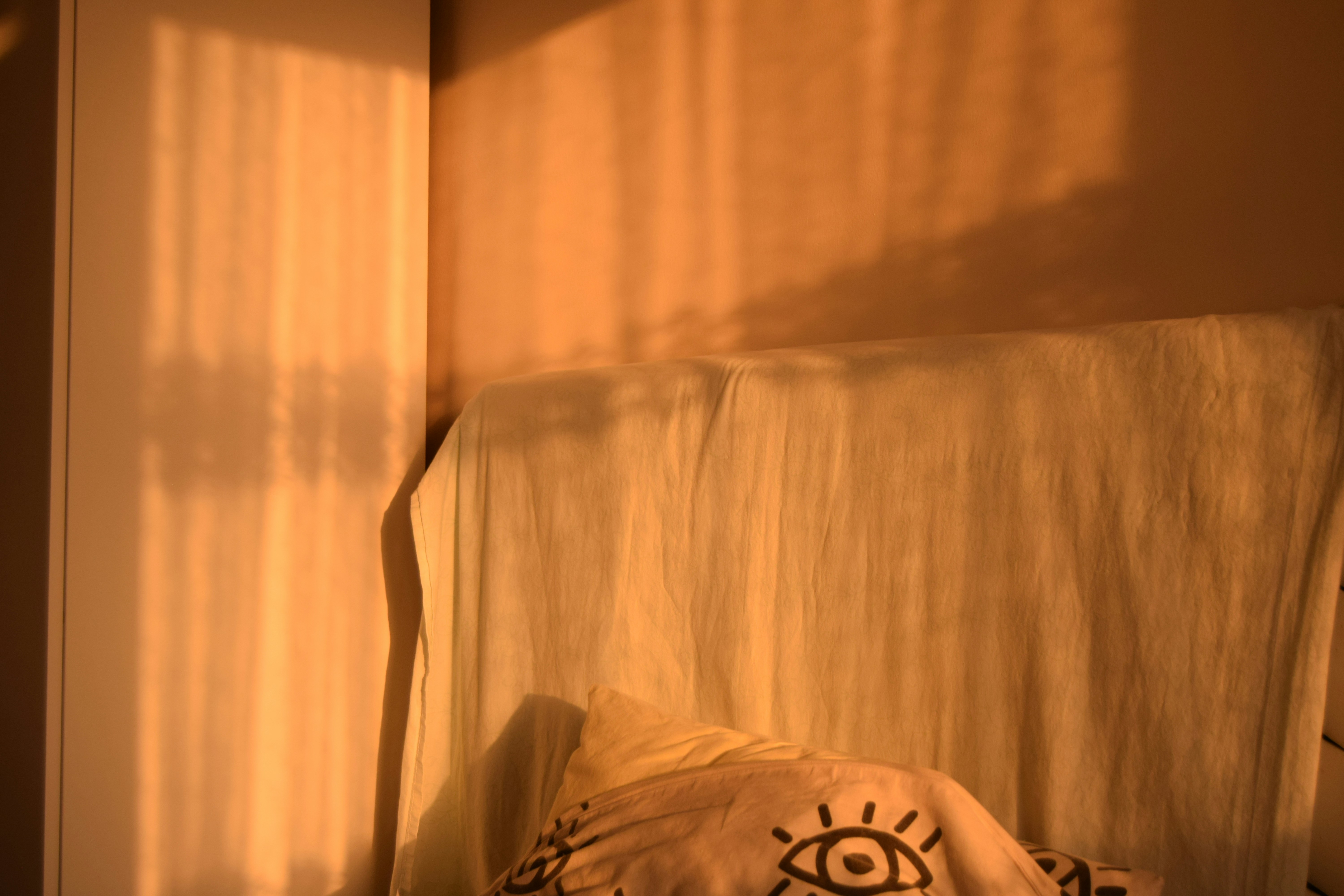 Verses That Heal: How Poetry Became America's Quiet Companion in the Mental Health Crisis
