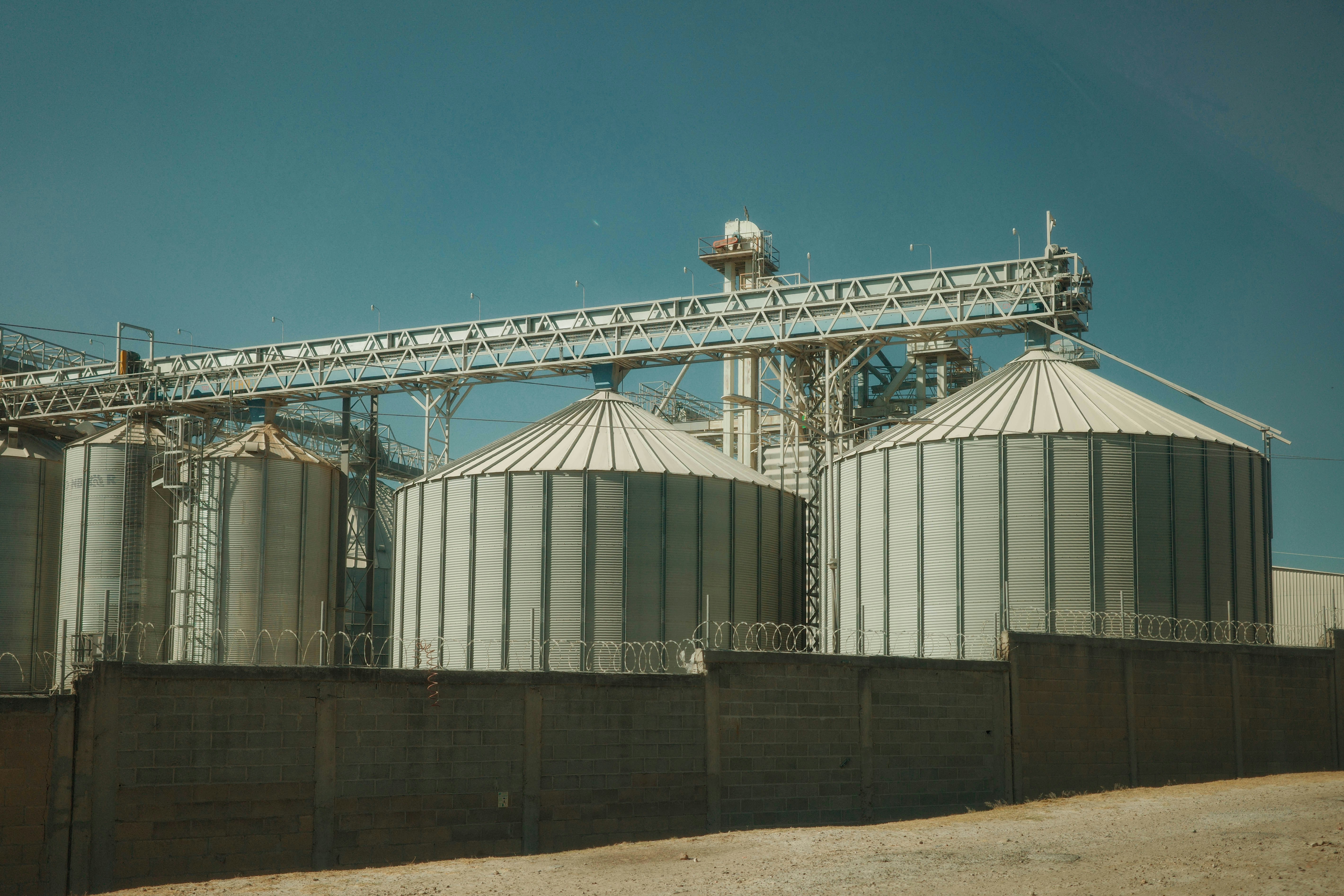 Industrial manufacturing with conveyor system