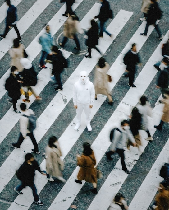 人群中的從眾效應示意圖
