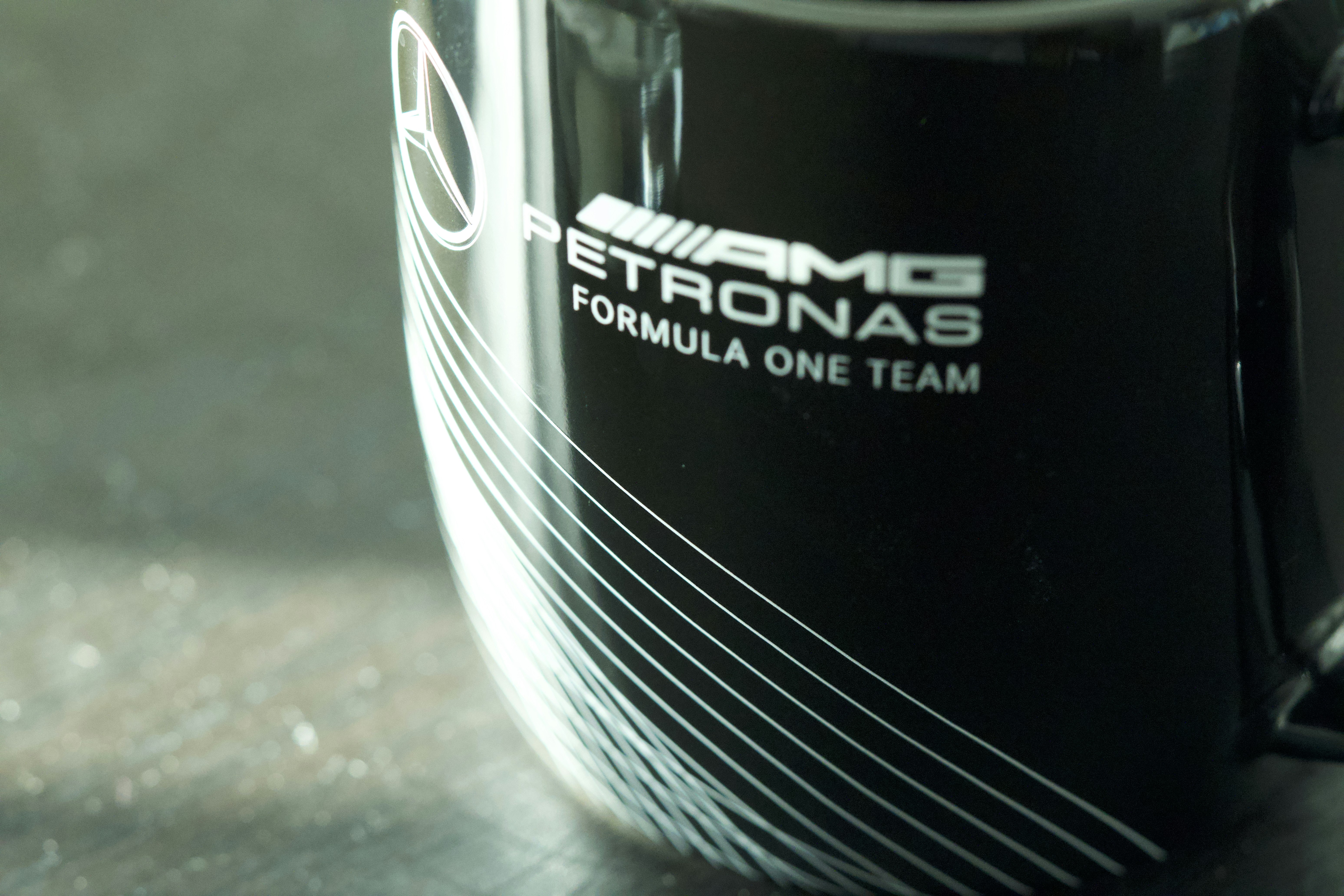 photo-1764901797362-4a8e22b5ef55?ixid=M3wxMjA3fDB8MXxzZWFyY2h8M3x8Y2FyJTIwZW50aHVzaWFzdCUyMG1lcmNoYW5kaXNlfGVufDB8fHx8MTc3MTk4ODQwOHww\u0026ixlib=rb-4.1.0