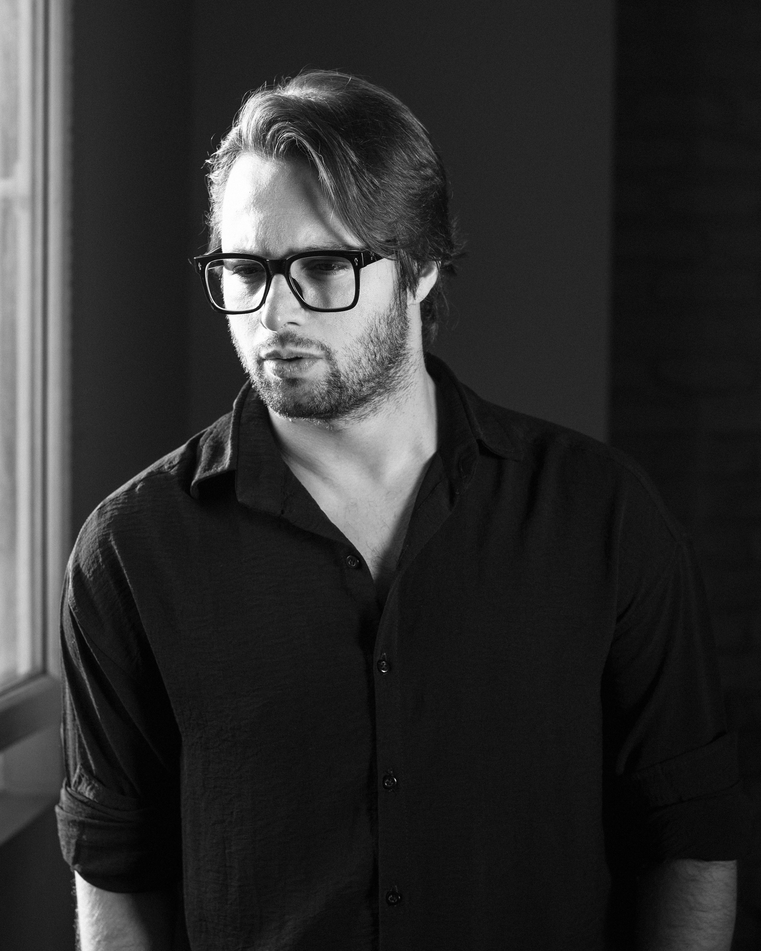 Photo by behrouzsasani