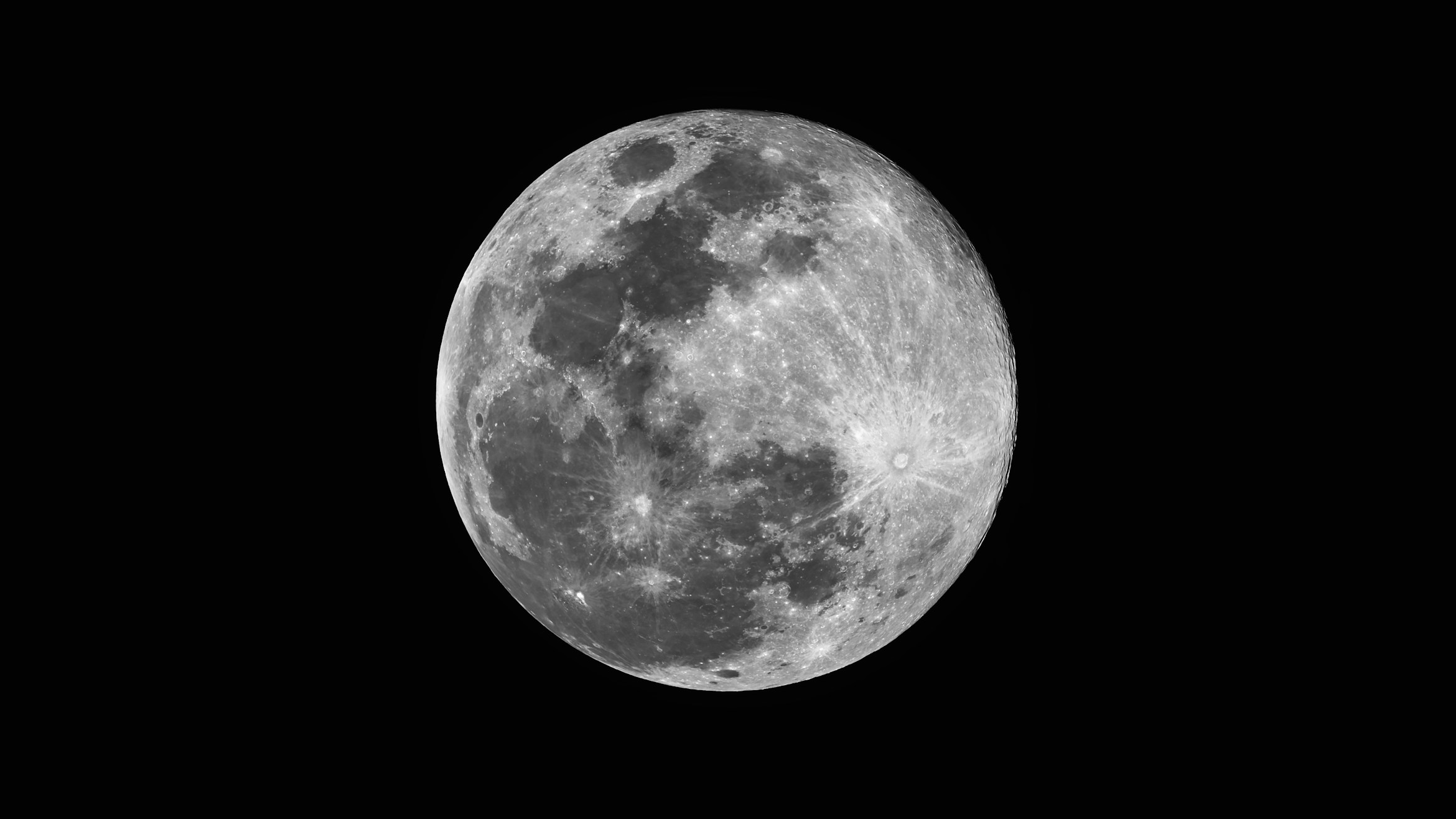 クレーターまで写った満月の天体撮影