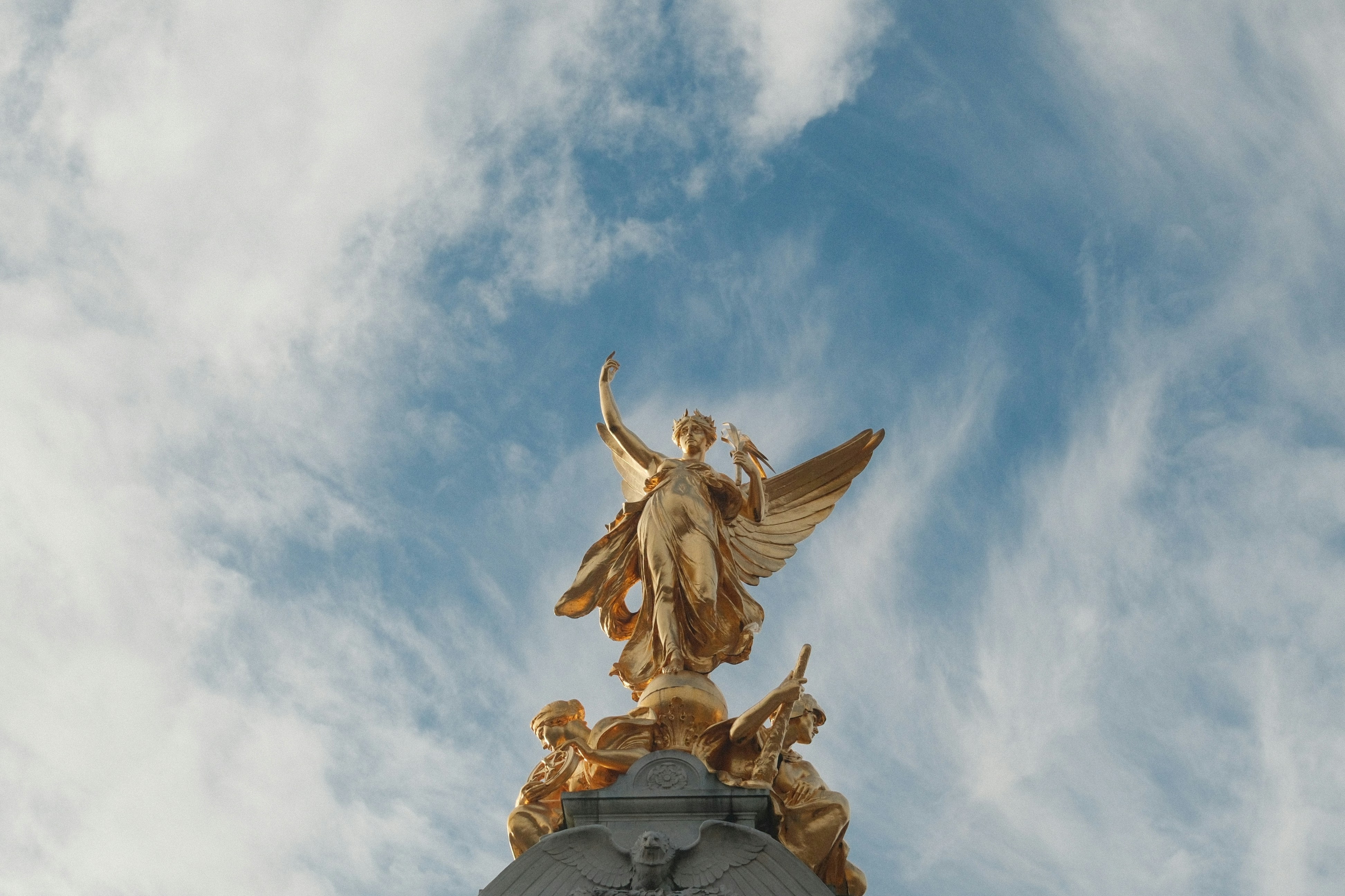 Photo by dezsvbymico