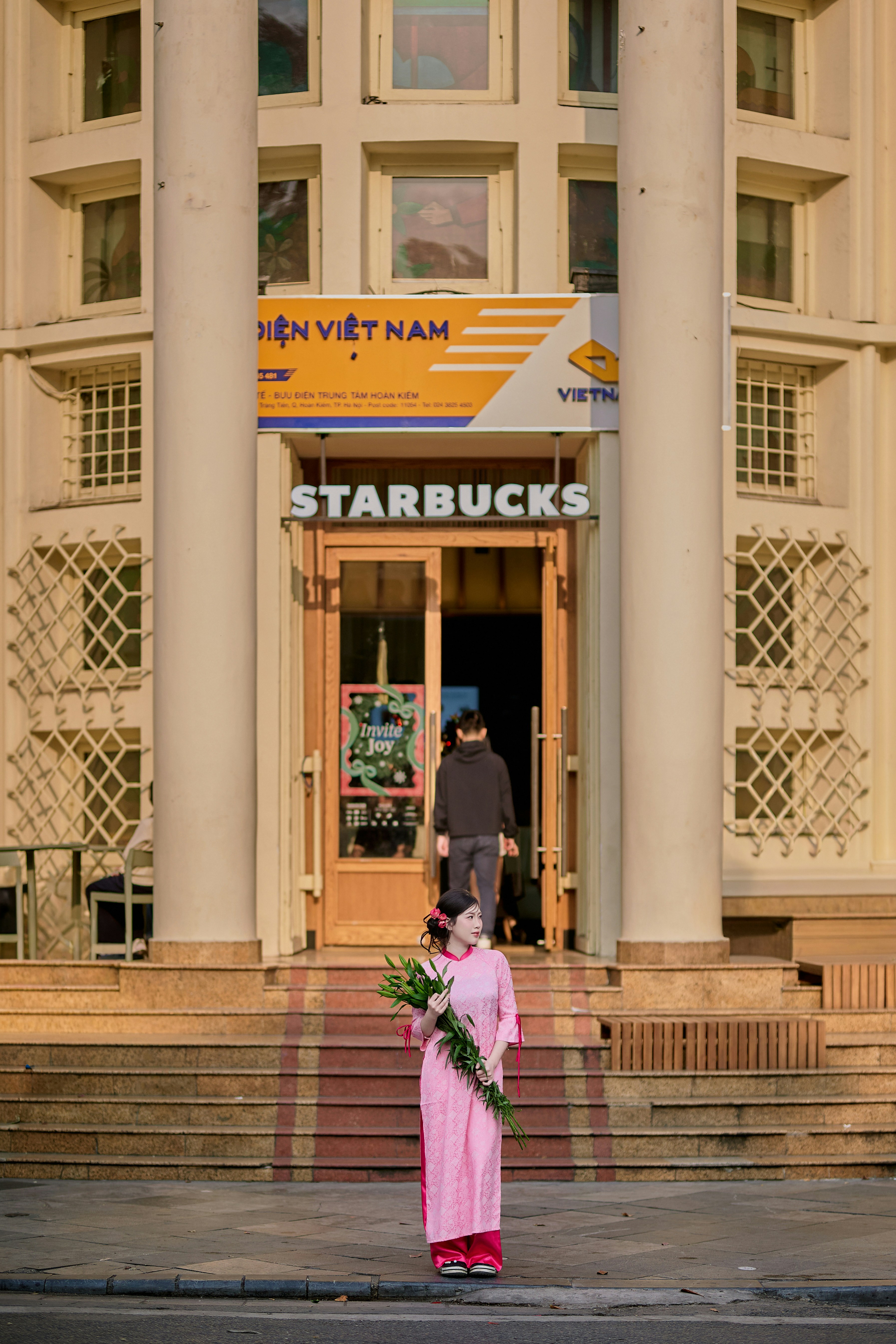 Tipping Culture: When, Who, and How Much