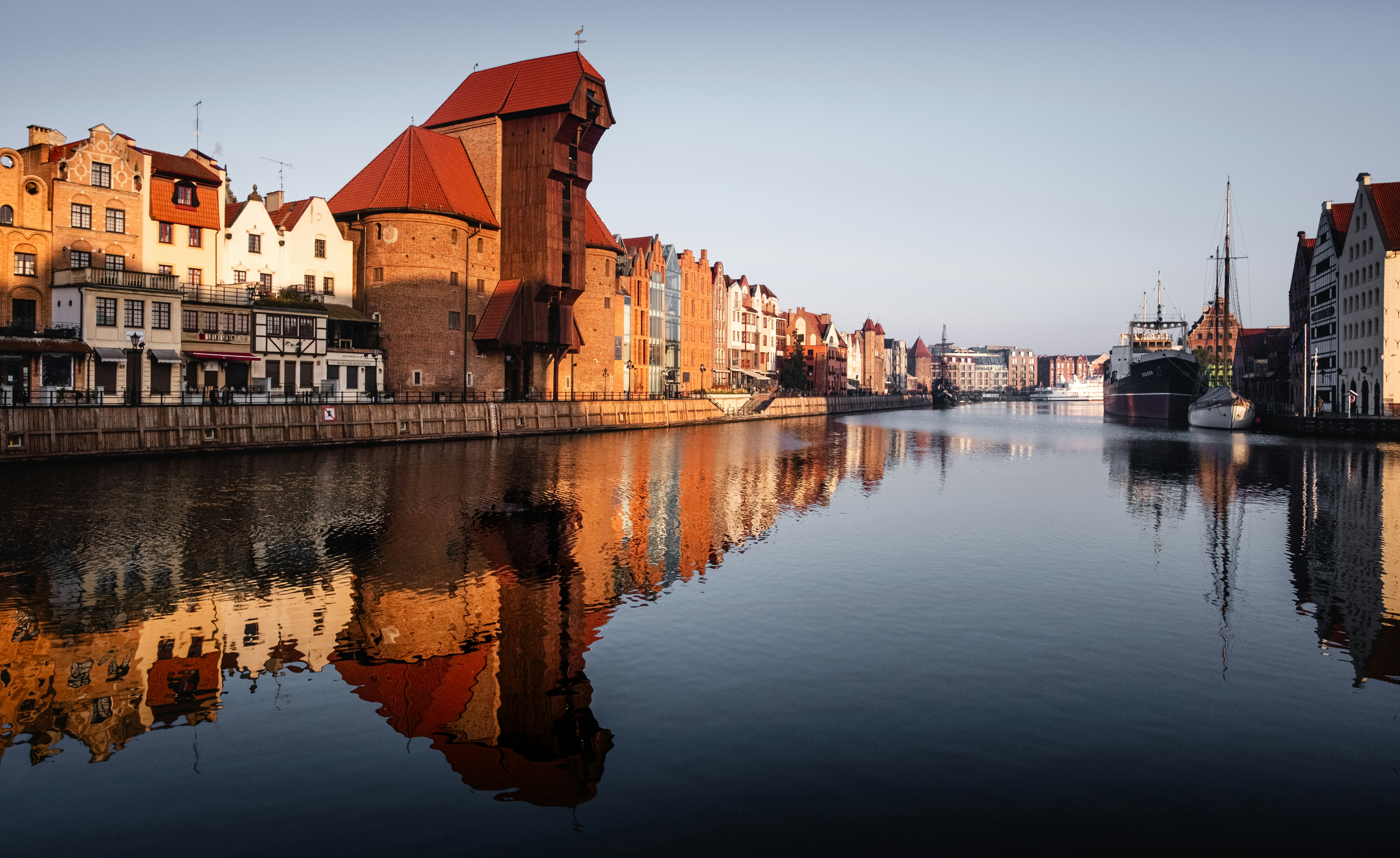 Photo by maksim_taawy