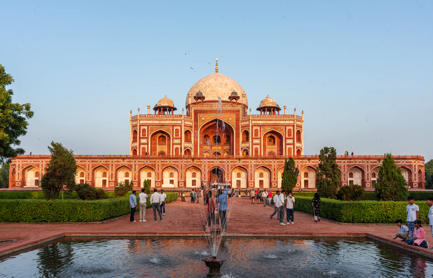 Tumba de Humayún en Nueva Delhi, arquitectura mogol y jardines, puerta de entrada al Triángulo Dorado de India
