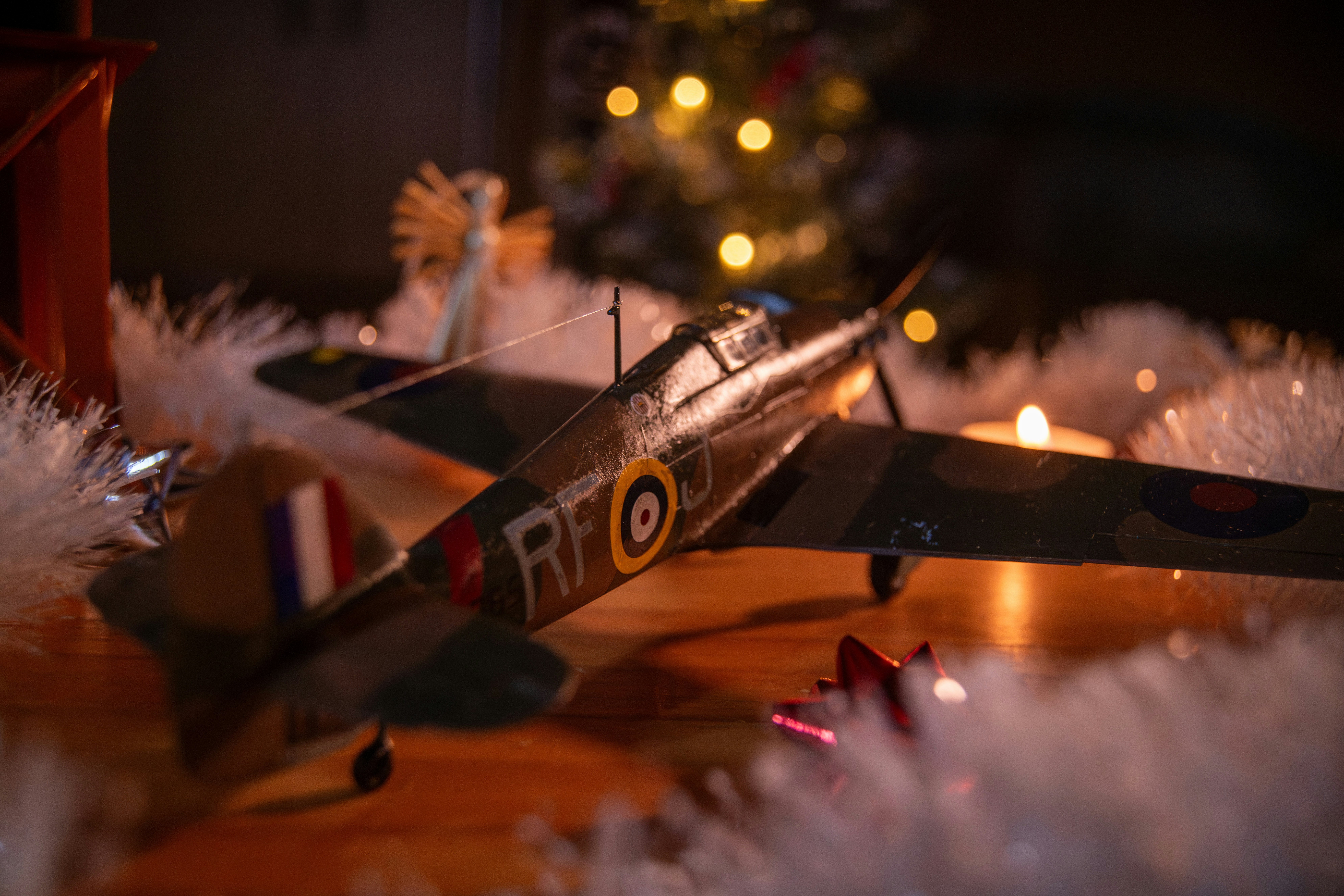 The 2026 Creator On‑The‑Move Kit: Portable Power, Ultraportables, and Admin Tools for Sustainable Travel