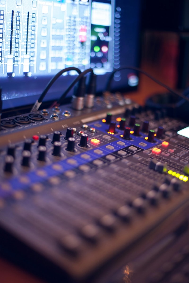 Mixer audio con luci e schermo