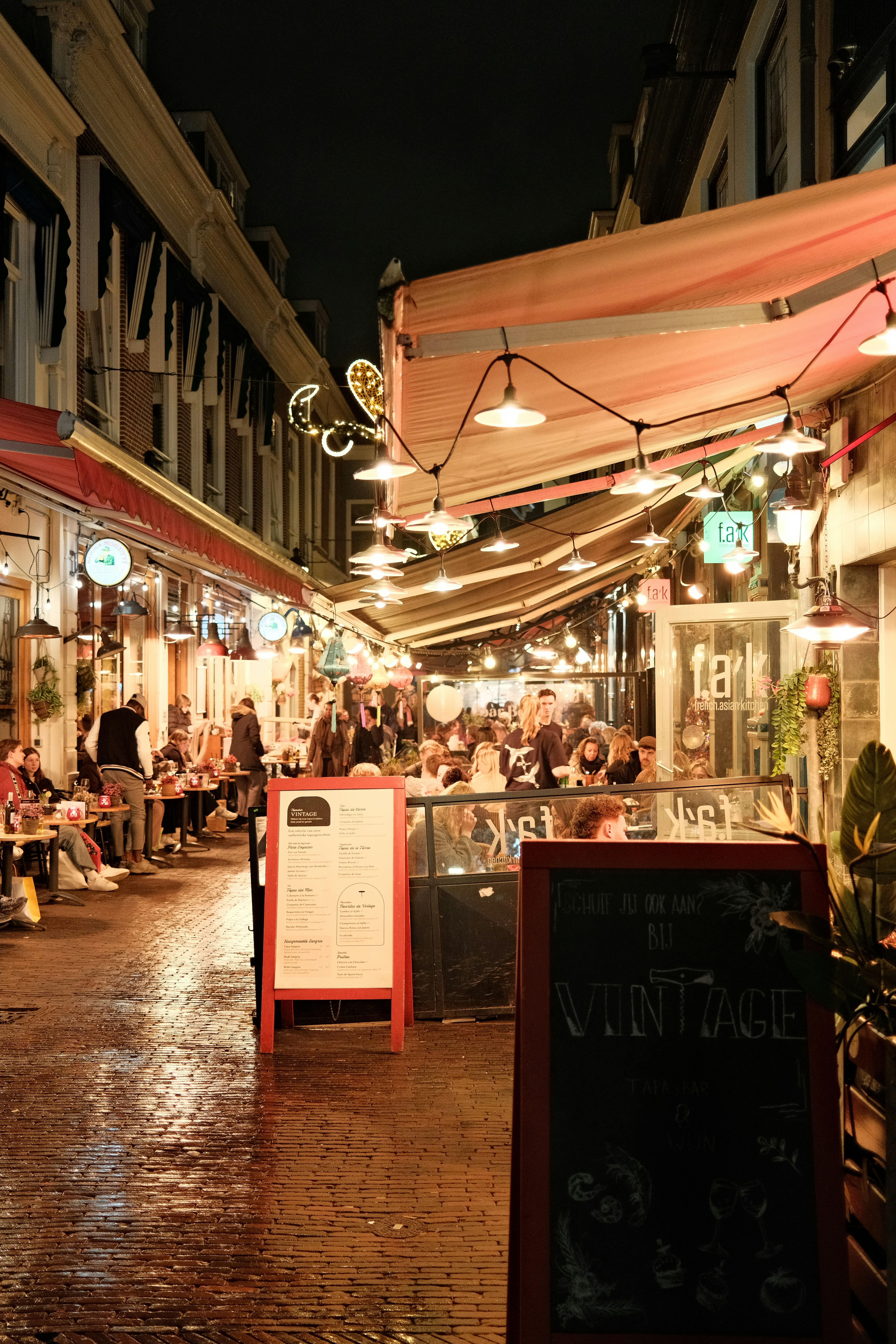 Photo by ayotundeikuesan