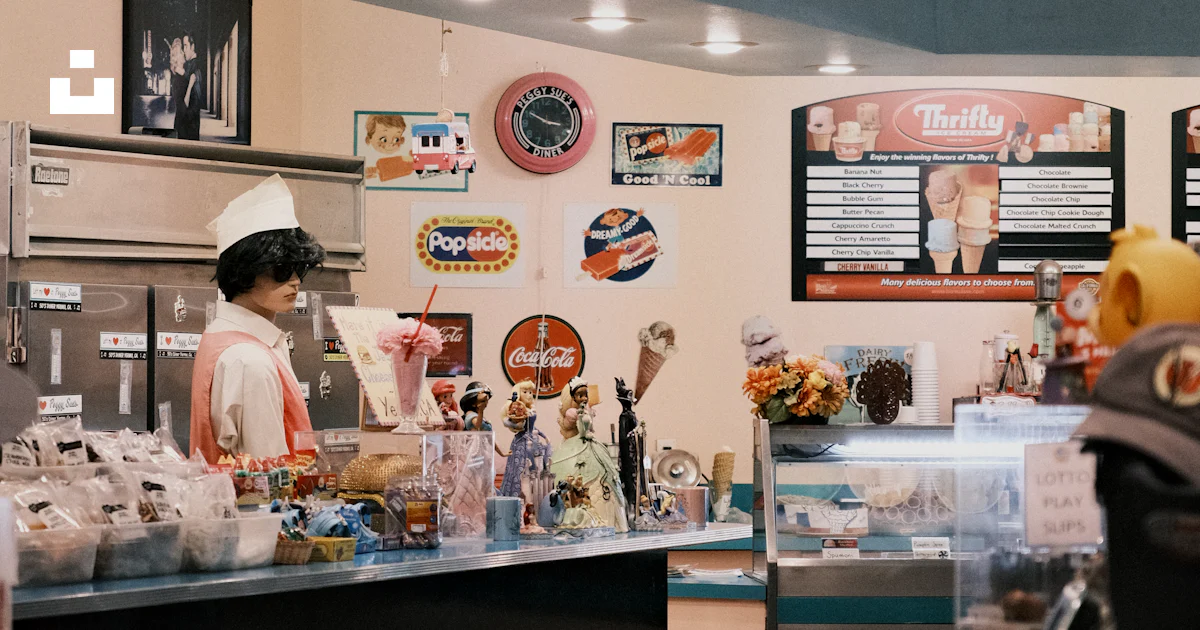 Restro Counter Retro diner counter with stools and memorabilia. photo – Free Nostalgia ...