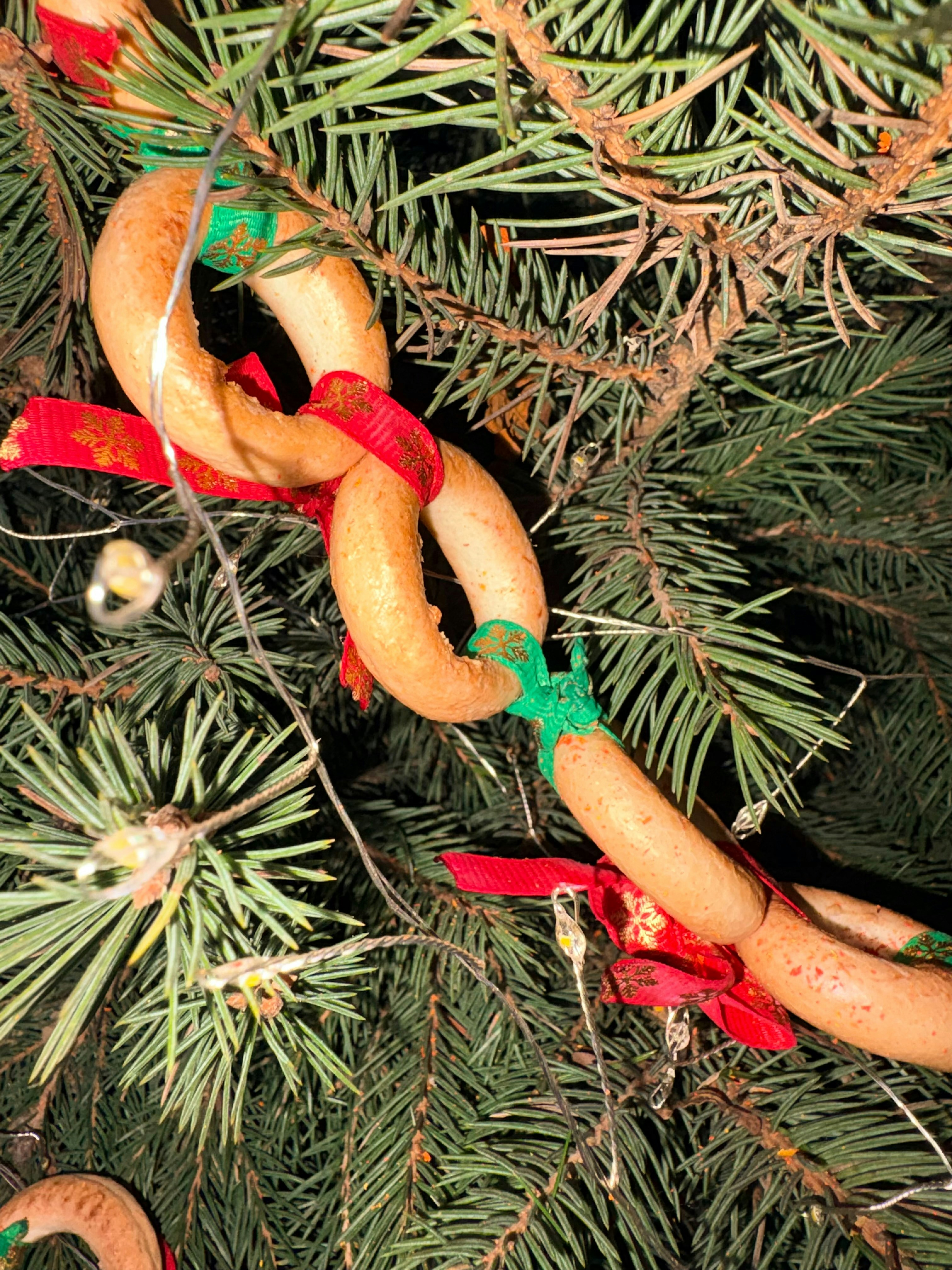 Pretzel garland on a christmas tree