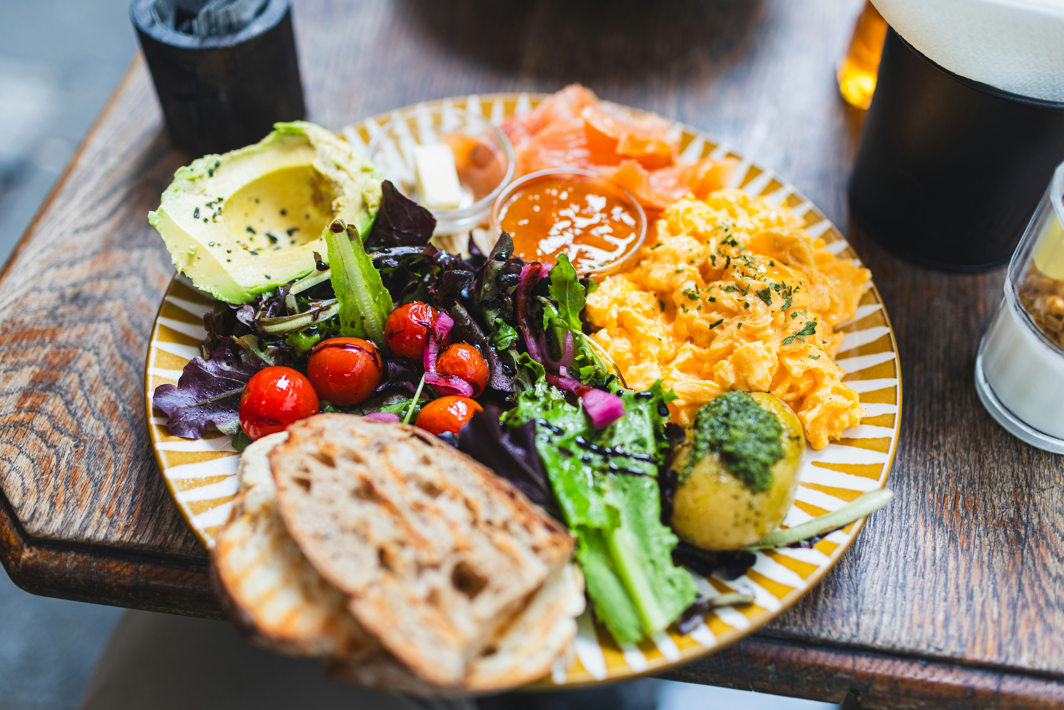 Healthy fat sources for menopause including omega-3 rich foods