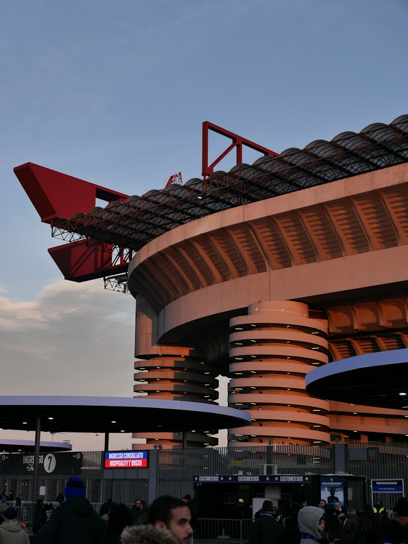 ခေတ်မီ အားကစားကွင်း ပြင်ပမြင်ကွင်း