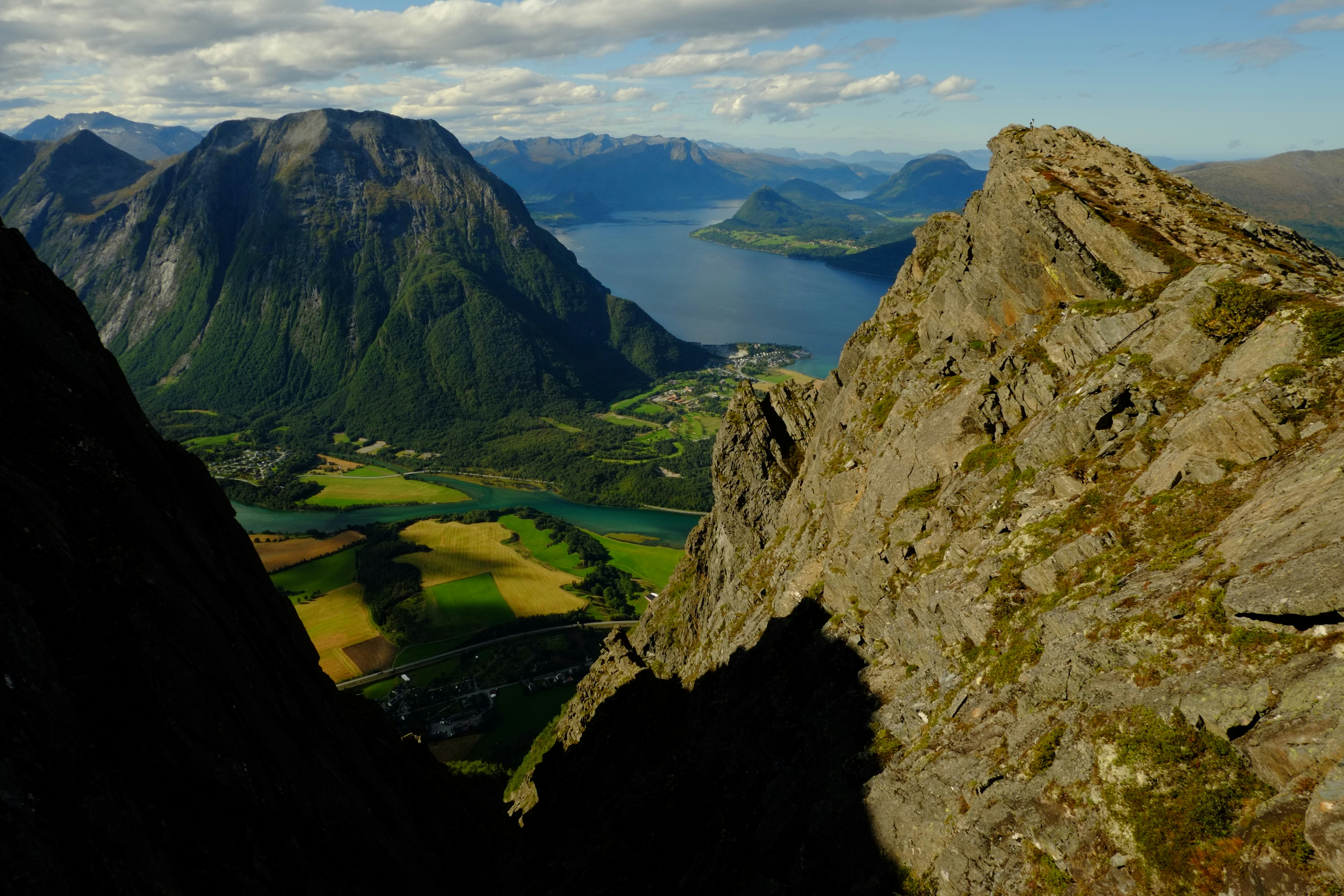 Photo by bernhardbar