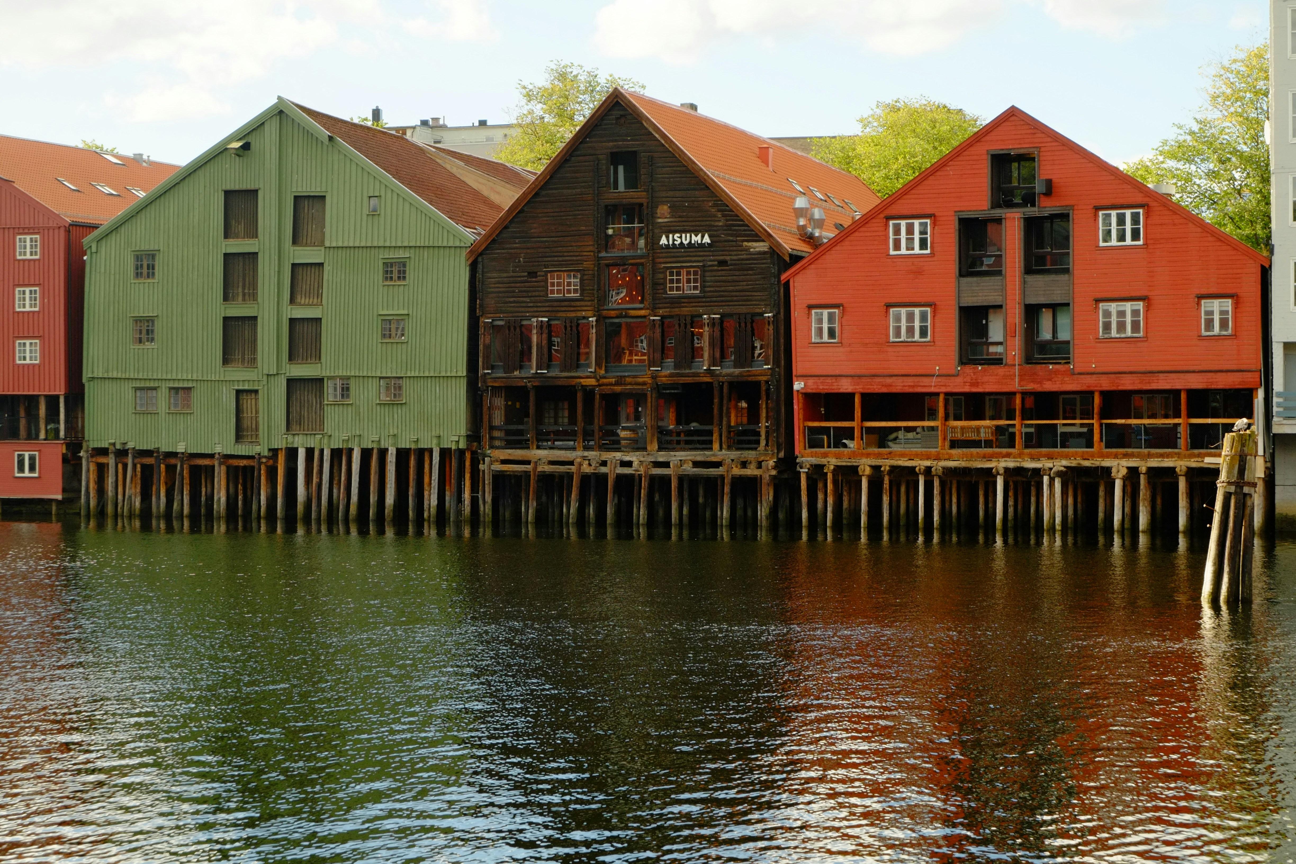 Photo by bernhardbar