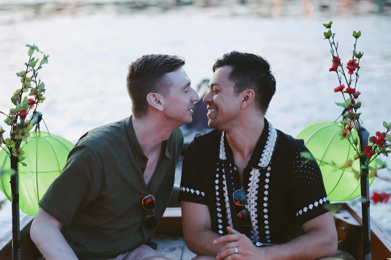 船上爱侣，温柔瞬间