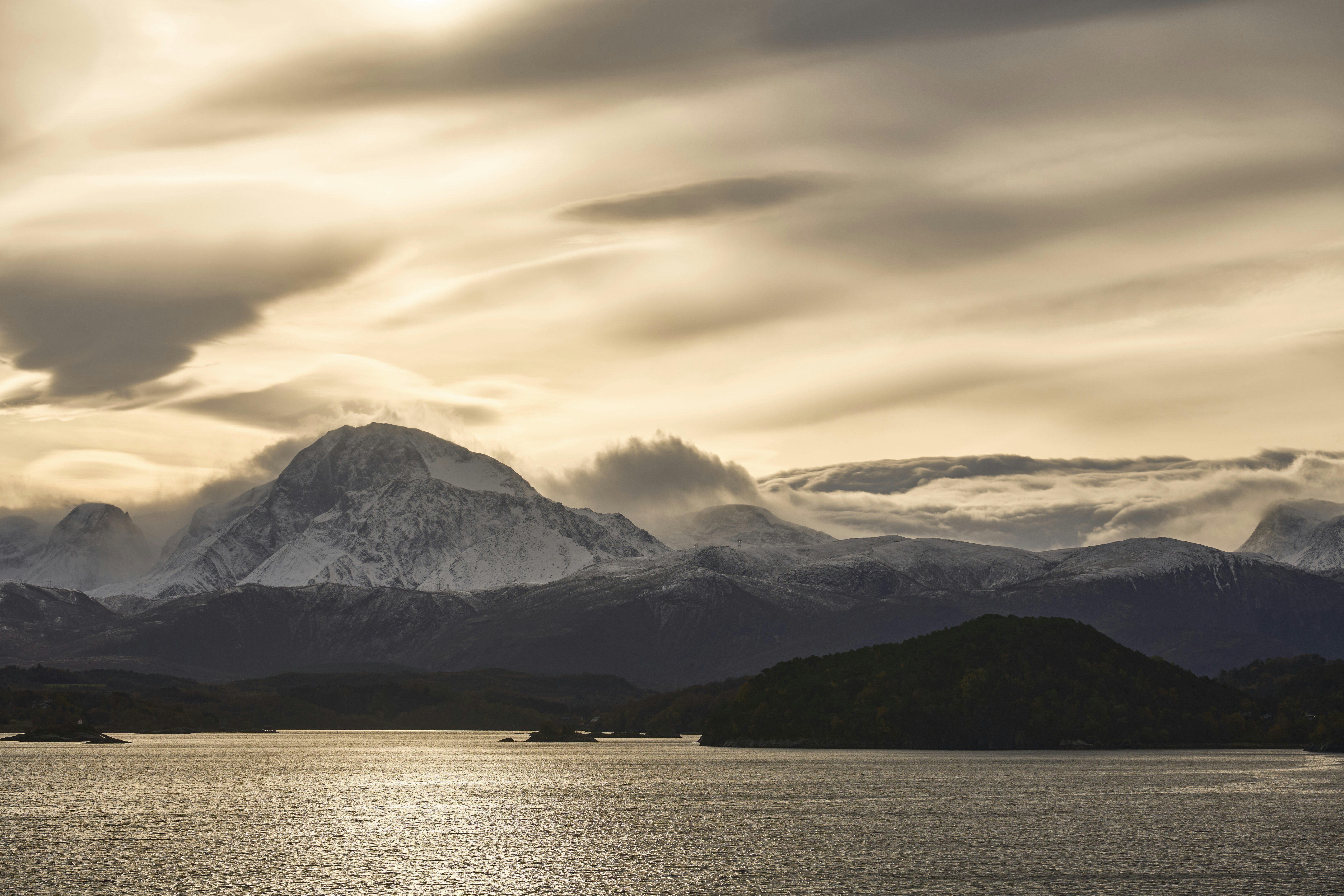 Photo by wolfgang_hasselmann