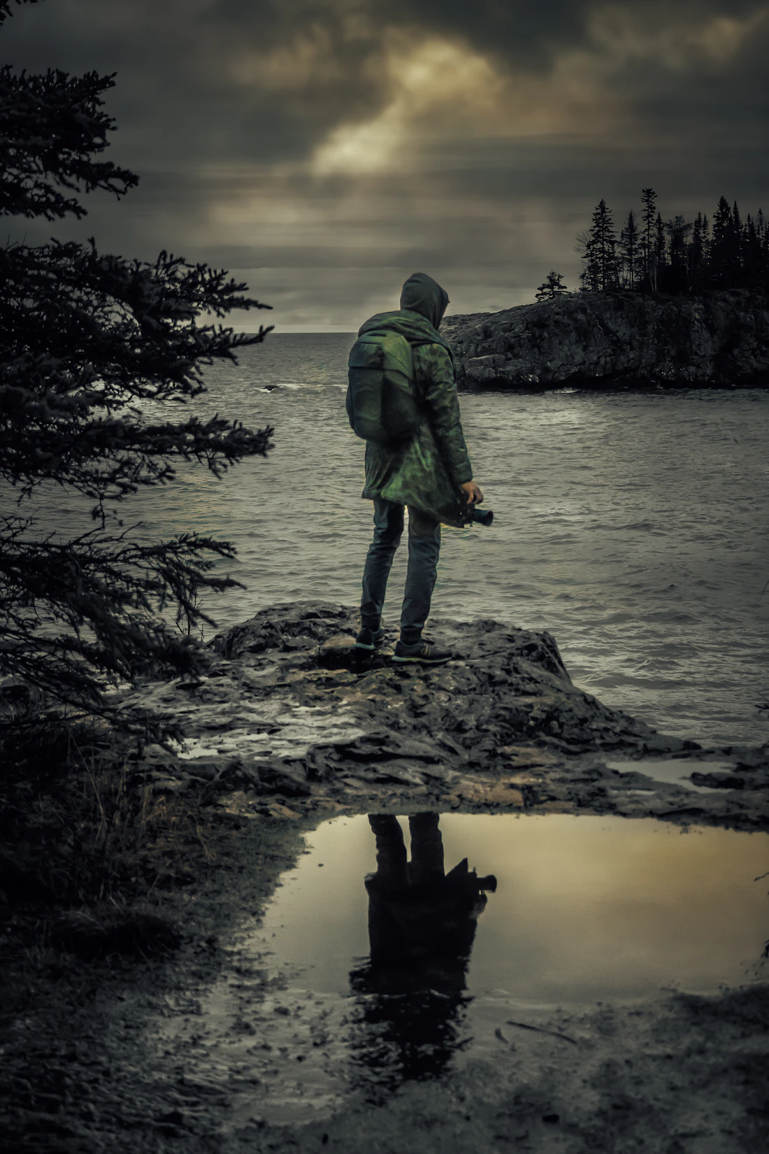 A person carrying a BAGIT-style backpack outdoors