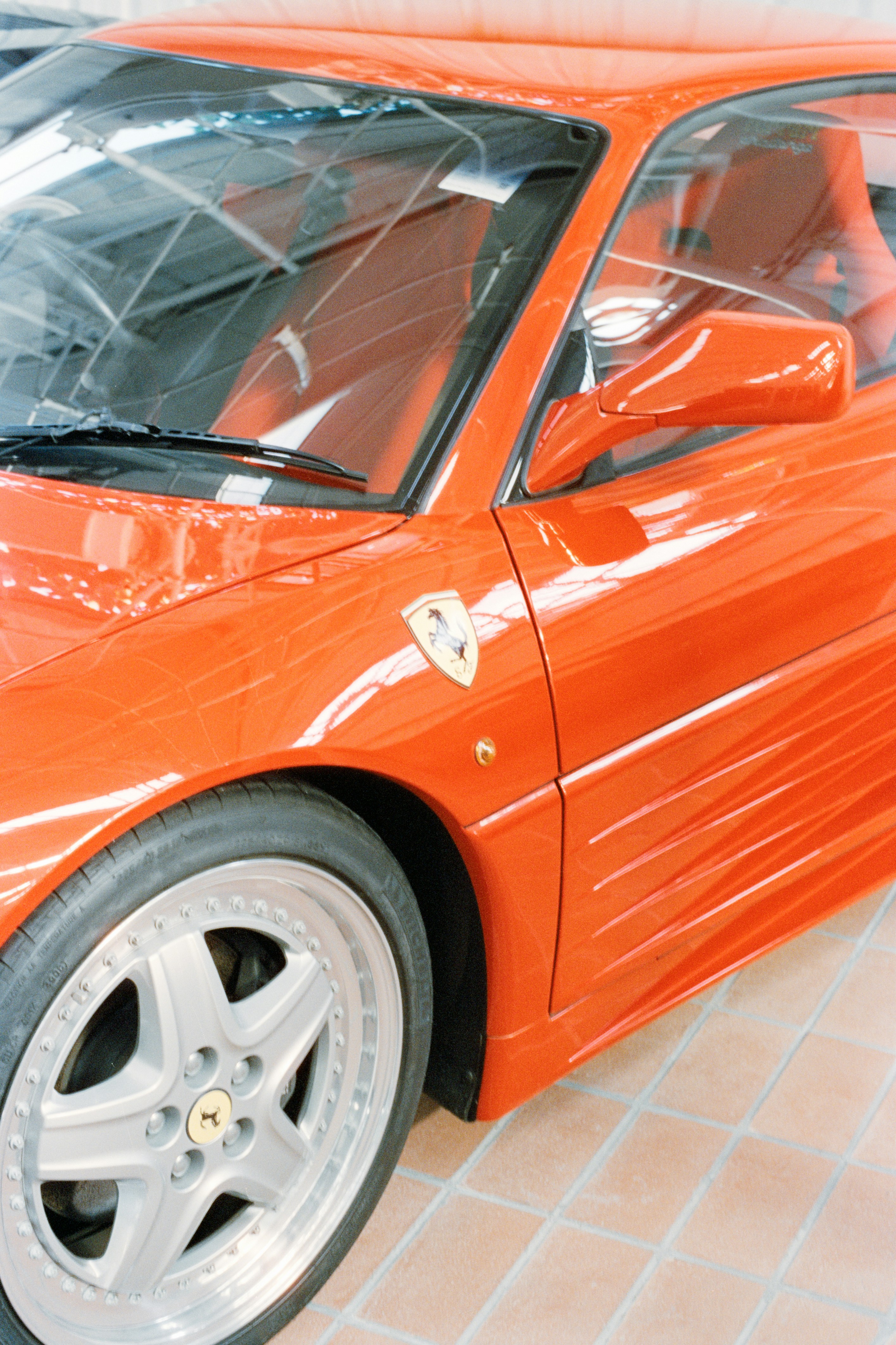 Illustrative Tabelle der Faktoren, die die Kosten für Vinyl-Autowraps beeinflussen