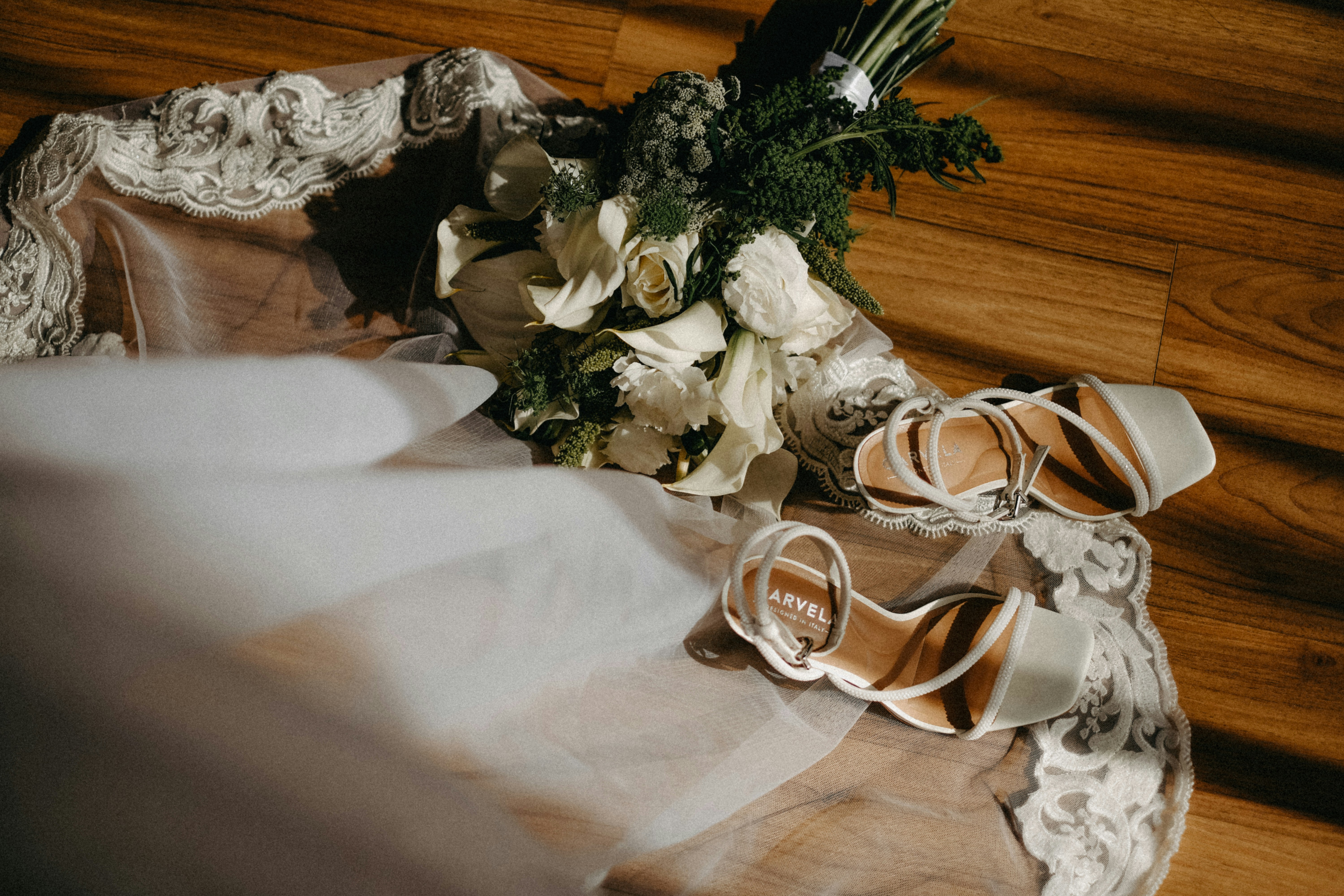 Wedding veil and bouquet