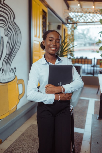 Azərbaycanda Xaricdə İşləmək: Ölkələr, Vizalar, Maaşlar