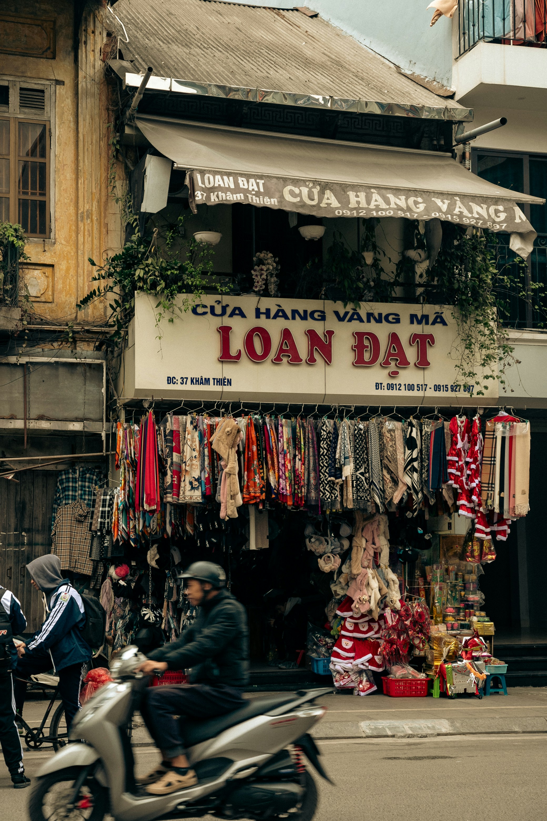 Traditional Markets: Where Locals Shop for Everything