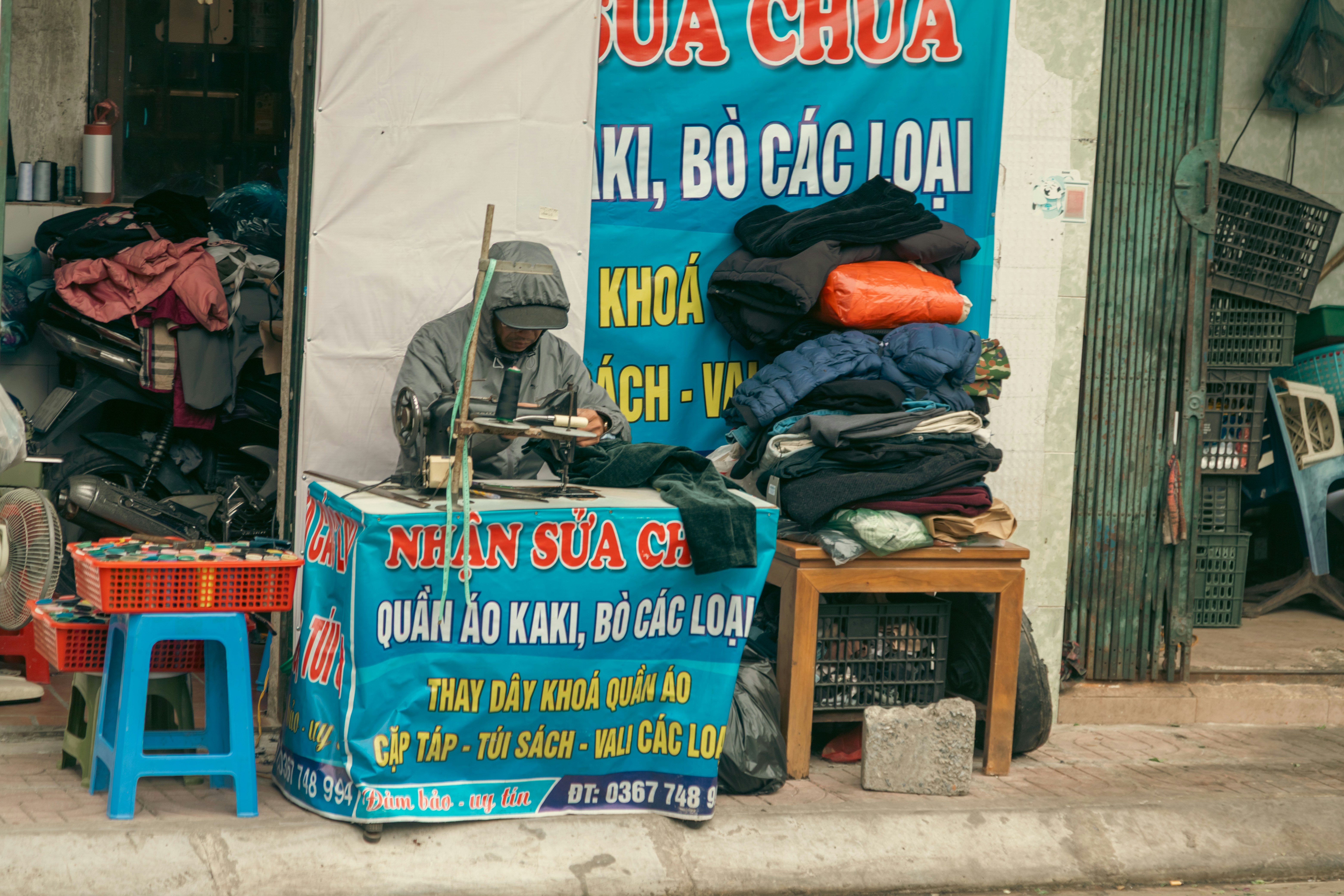 Portable Cold Solutions & Sustainable Packing for Fresh Vendors: Field Guide 2026