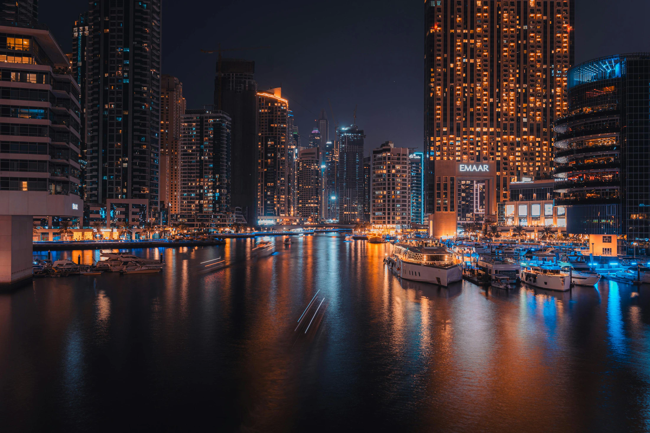 Future Skyline — Visual Motion