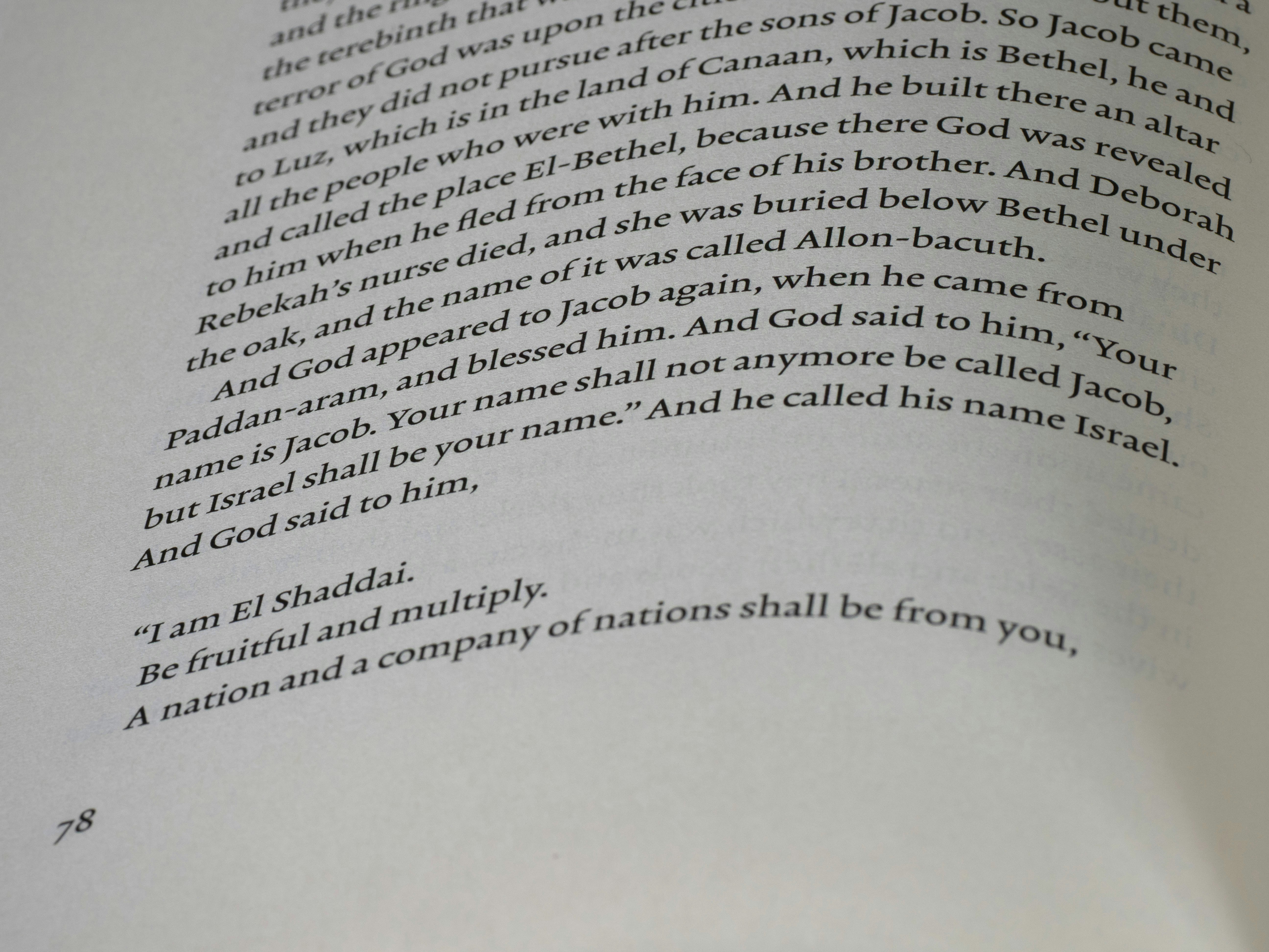 Text aus einem Buch mit der Schrift.