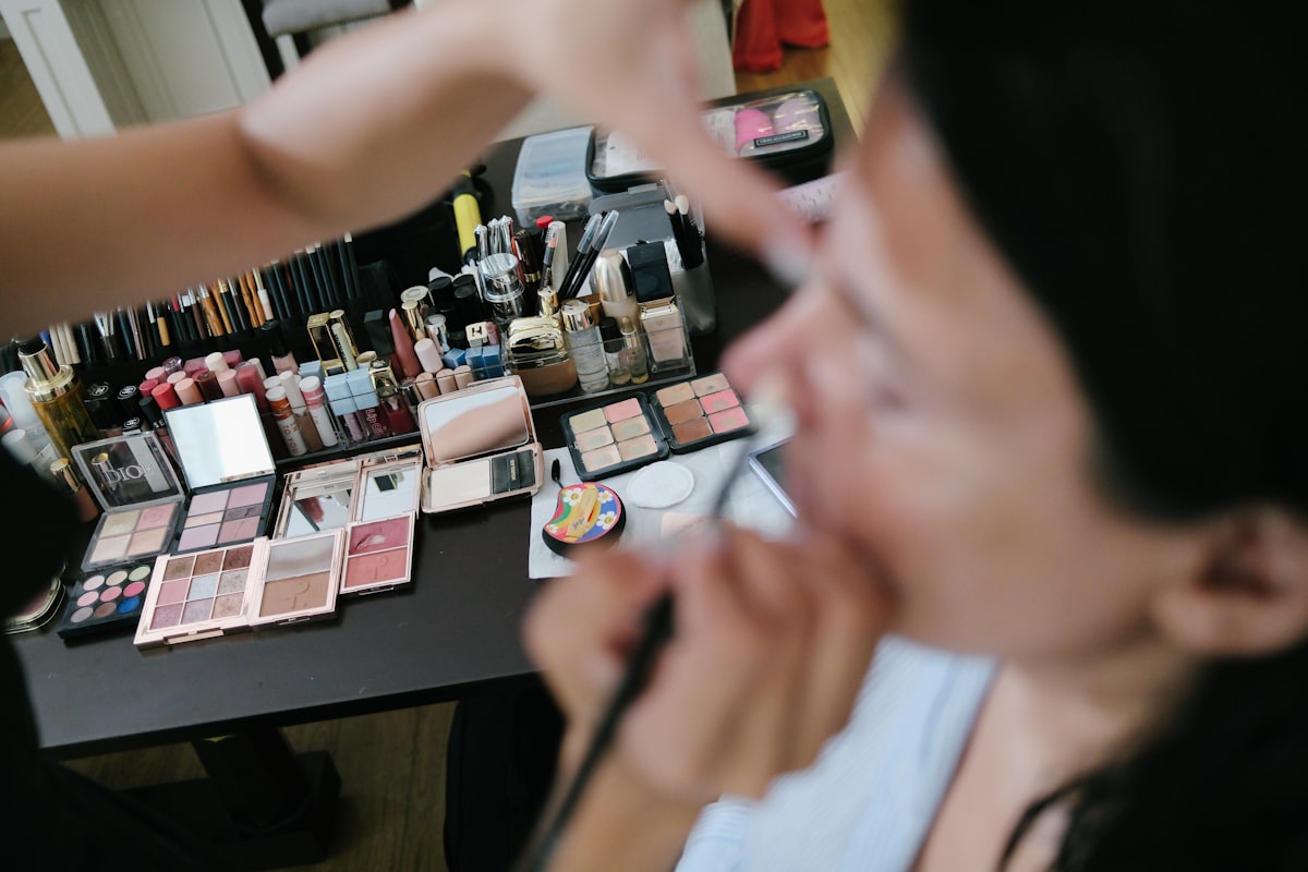 Kỹ thuật tán kem nền cho da khô mịn mượt