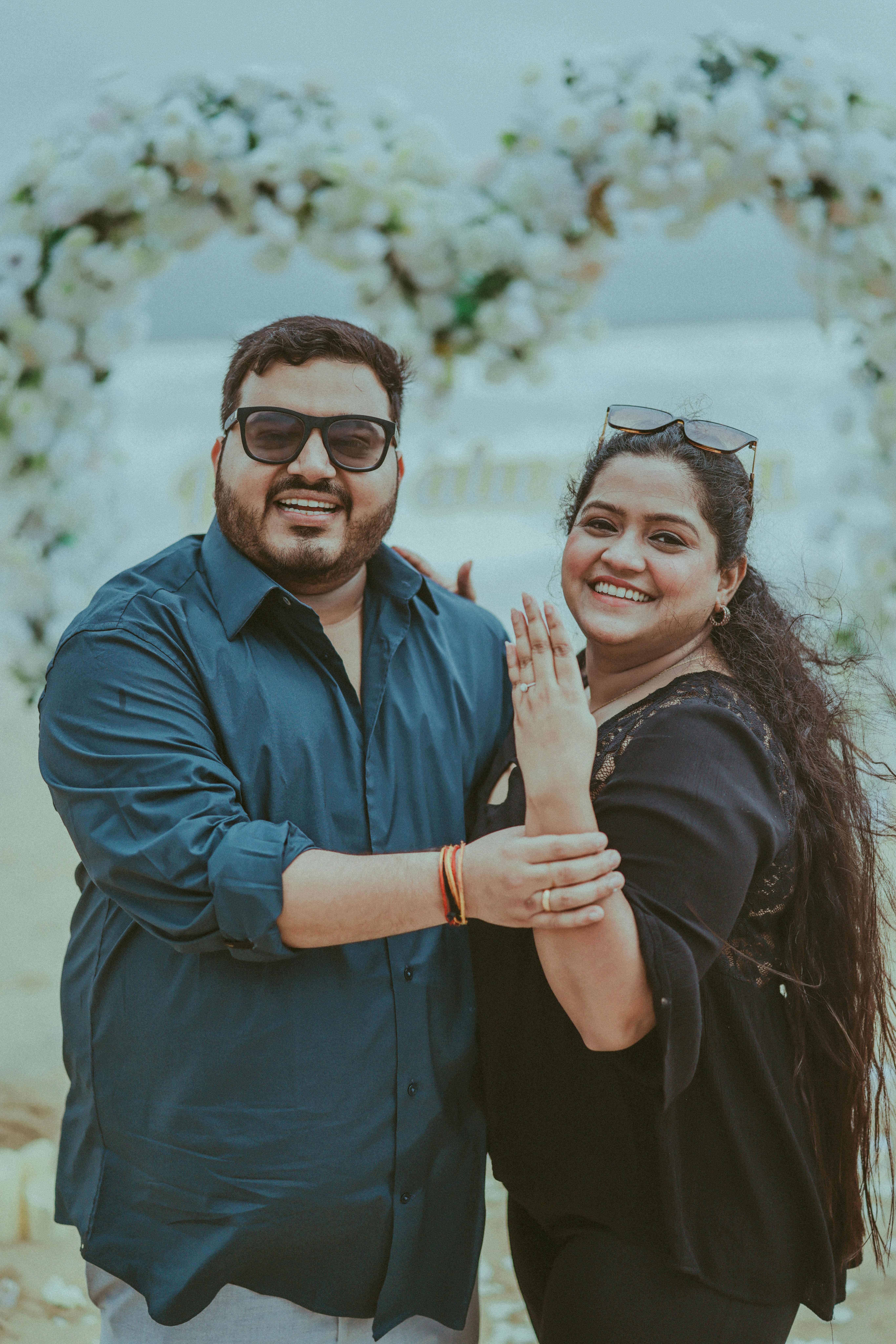 Wedding couple portrait, romantic, ilustrasi artikel Cherish Every Moment: 10 Must-Have Wedding Photos for Your Dream Album 3