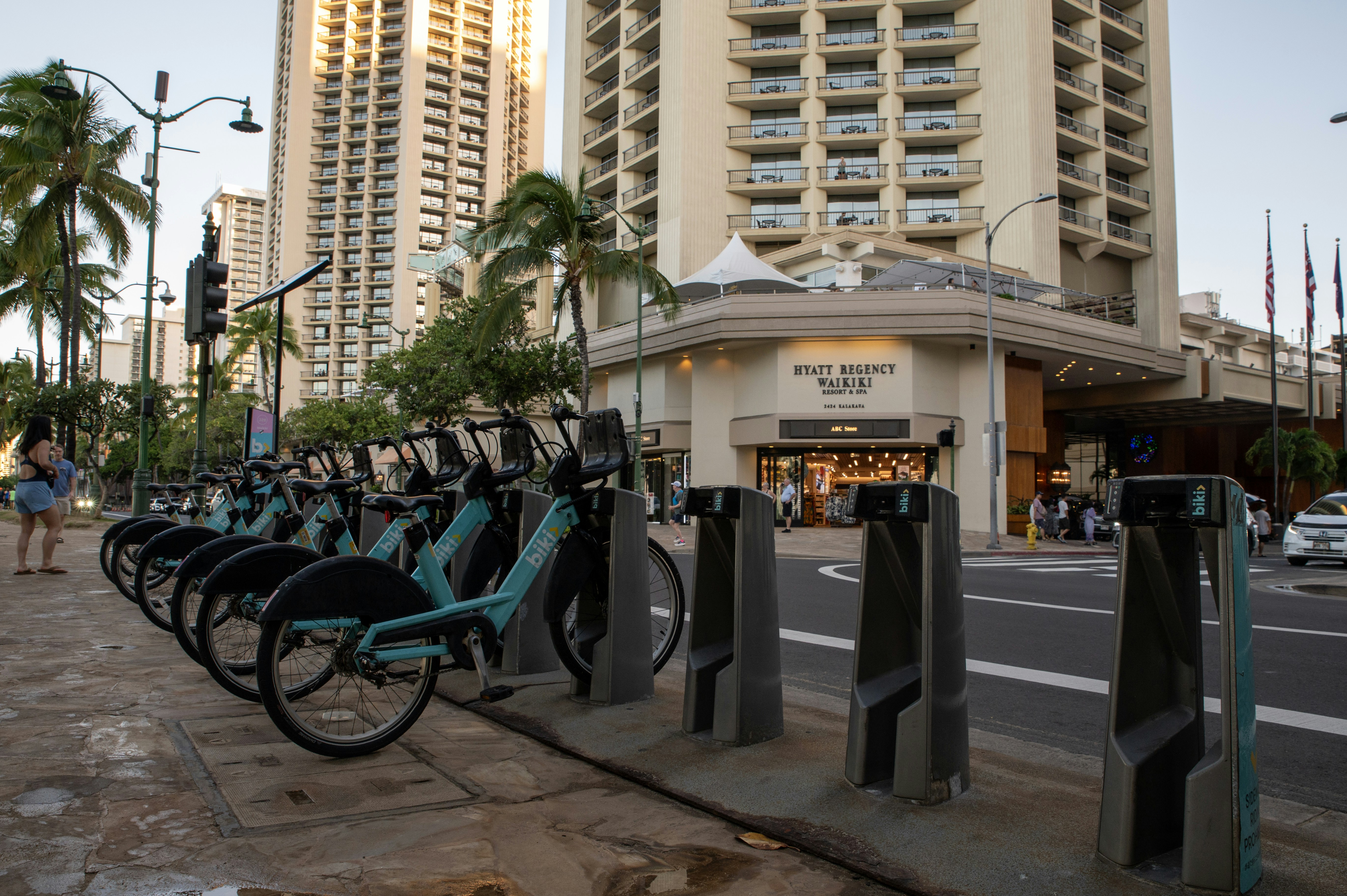 Photo 1765863238009 2dcb191da188?crop=entropy&cs=tinysrgb&fit=max&fm=jpg&ixid=M3w1MjQ0NjR8MHwxfHNlYXJjaHwyMHx8YmlrZSUyMHJlbnRhbHxlbnwwfDB8fHwxNzcwOTc2ODU5fDA&ixlib=rb 4.1