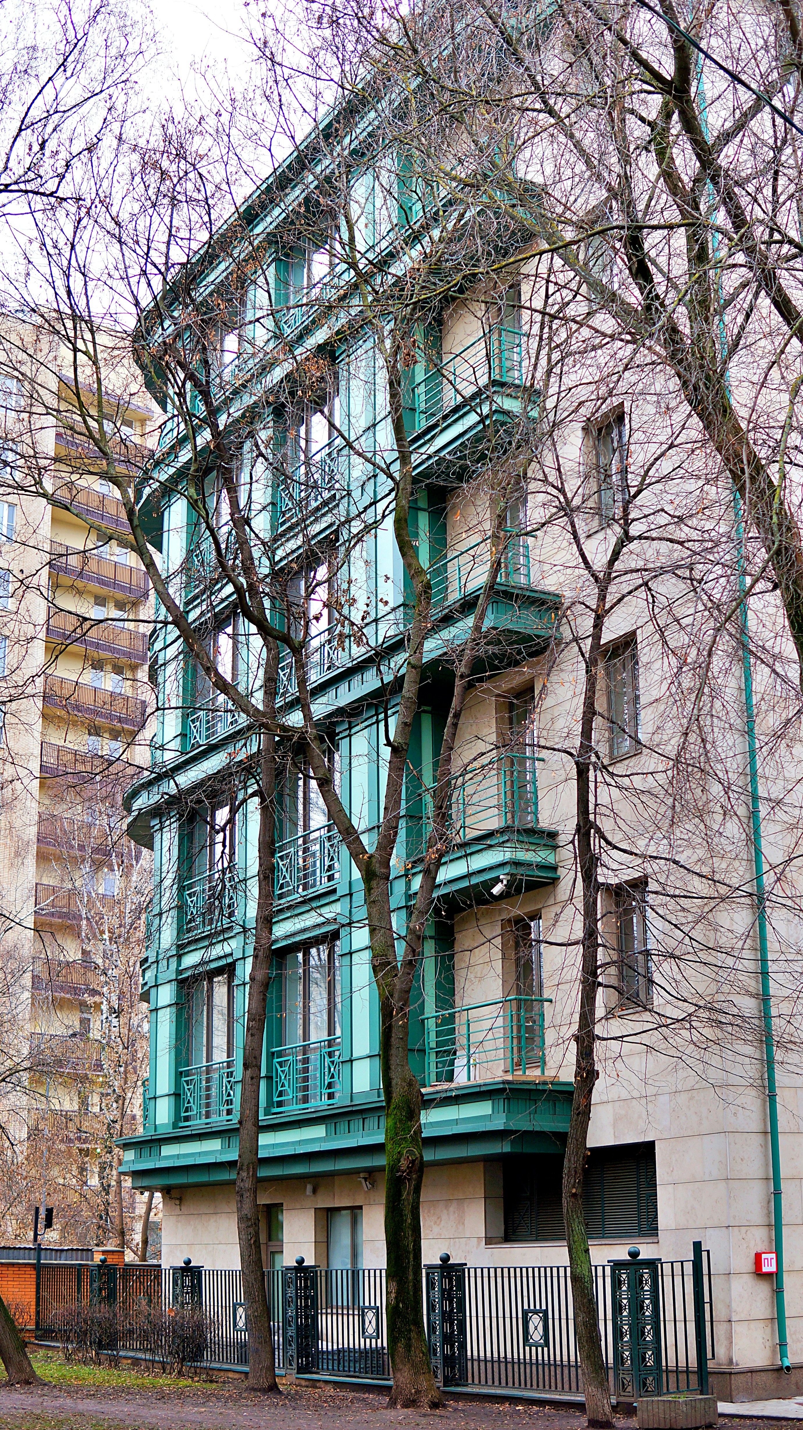 rustic apartment interior, wallpaper, Rustic Small Apartment: Space Saving Hacks 6