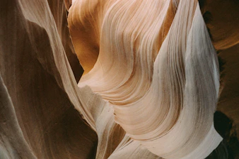 Smooth sandstone curves in a desert canyon