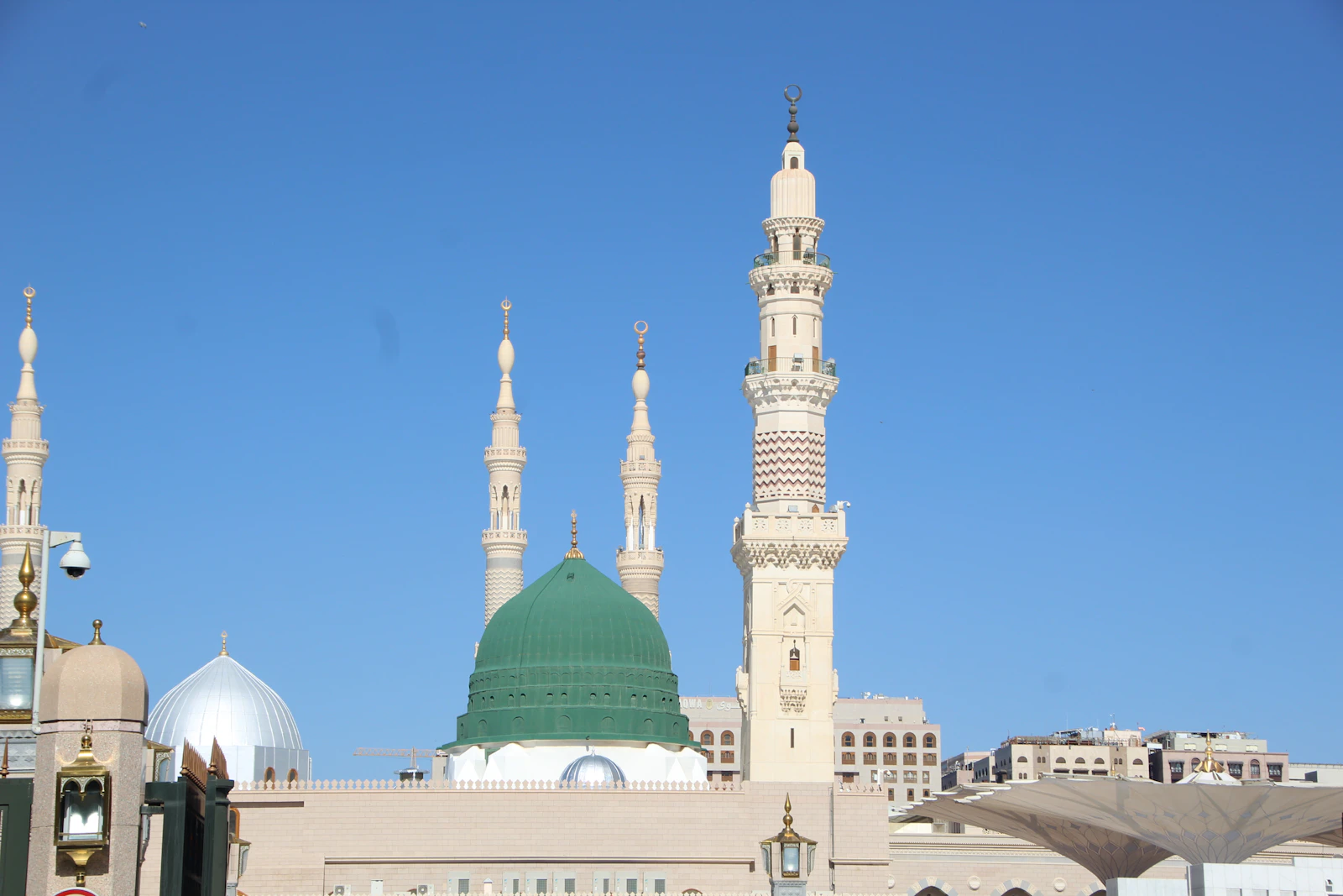 آداب وفضائل زيارة المسجد النبوي الشريف