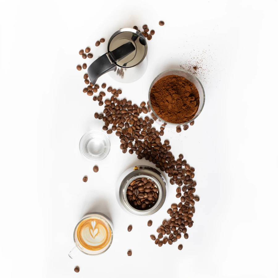 Café latte con granos de café