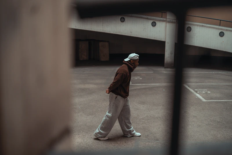 Wide-legged fit in an empty urban space