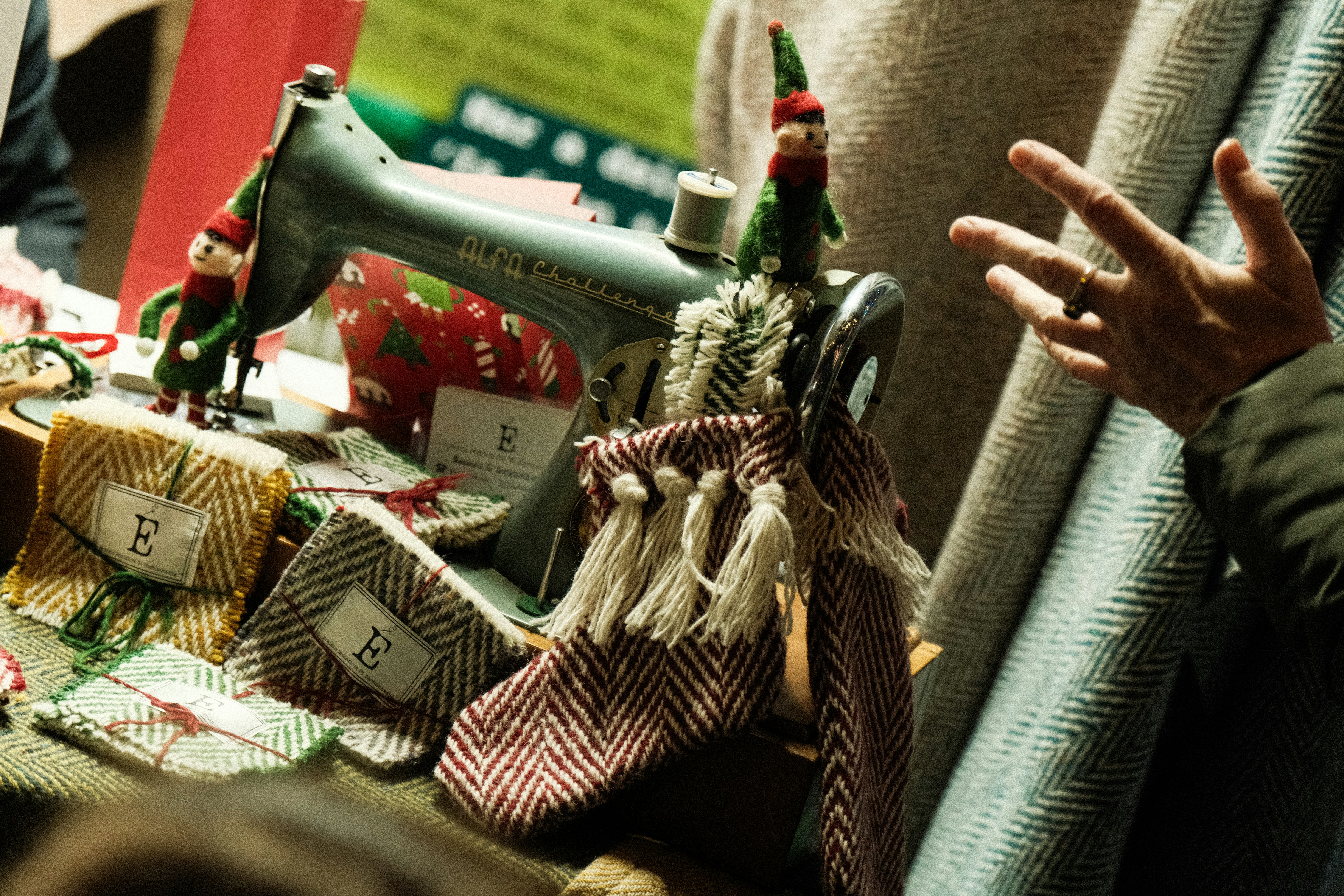 Craft fair textiles stall, ilustrasi artikel Bangkok Crafts 2025: A Must-Visit Event for Artisans and Enthusiasts 2