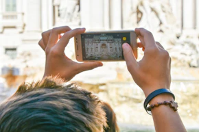 persona en una jornada de aprendizaje de fotografía con celular