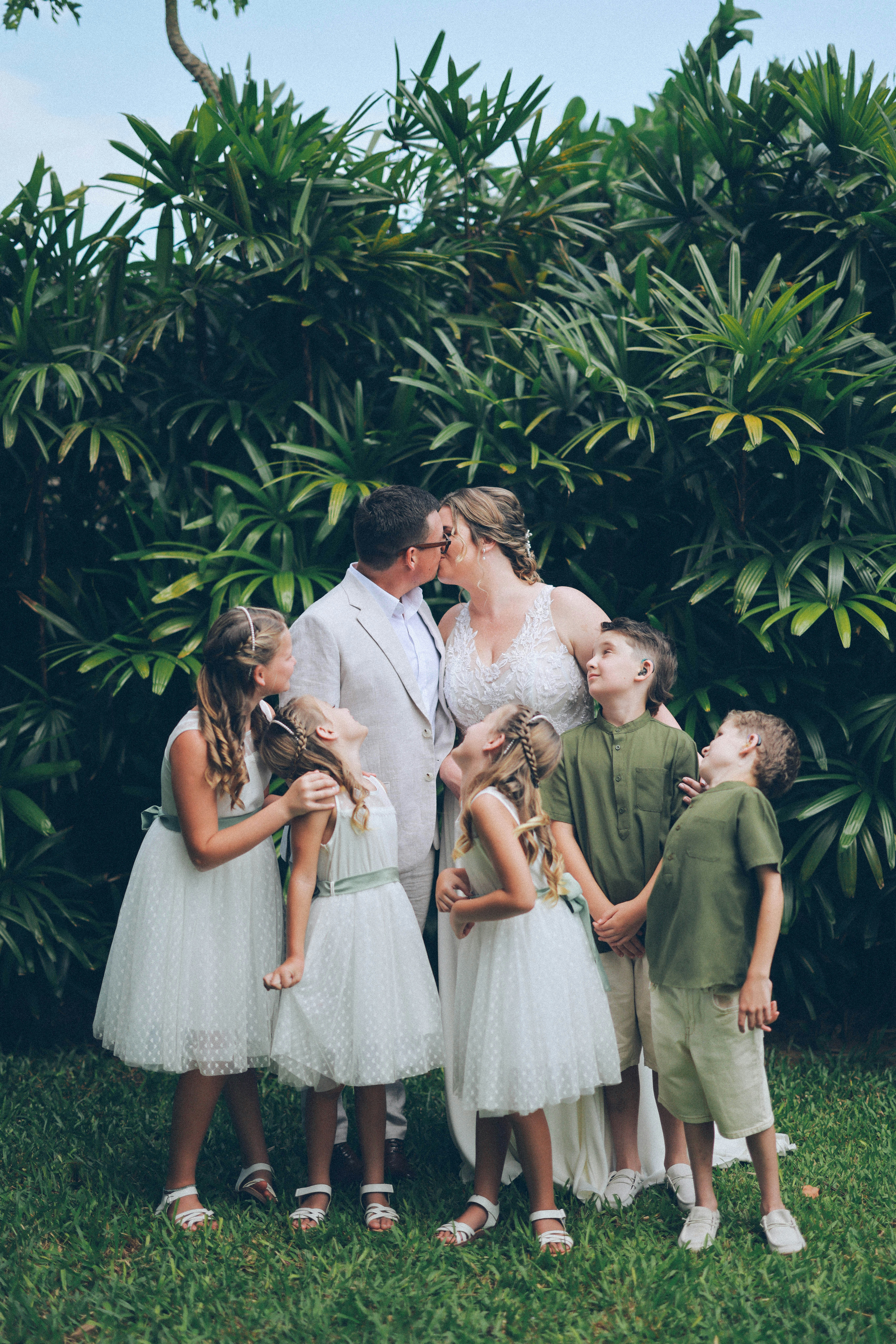 wedding family portrait, wallpaper, Introducing Families Before Wedding: A Guide 1