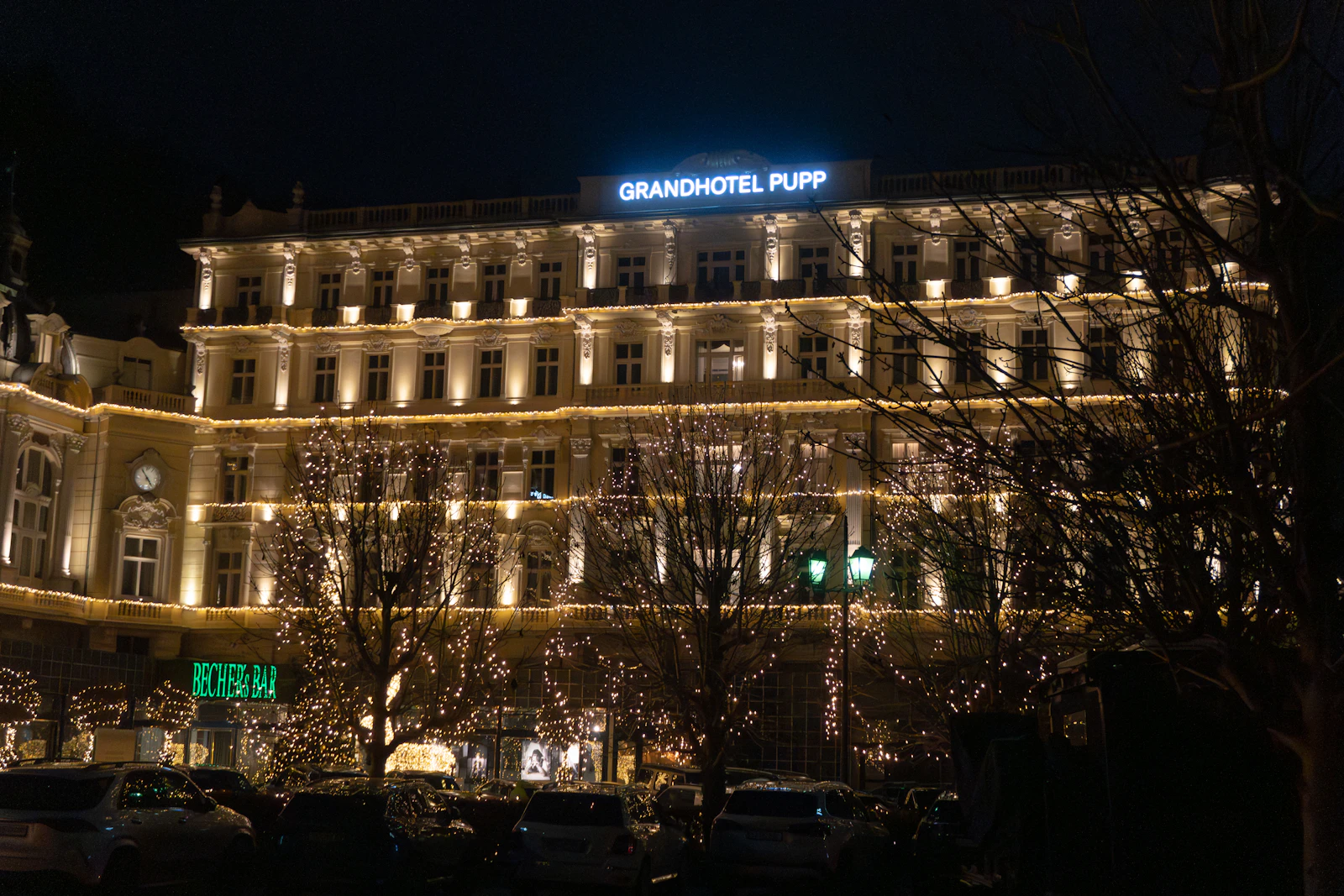 Ante Nova illuminated facade at night