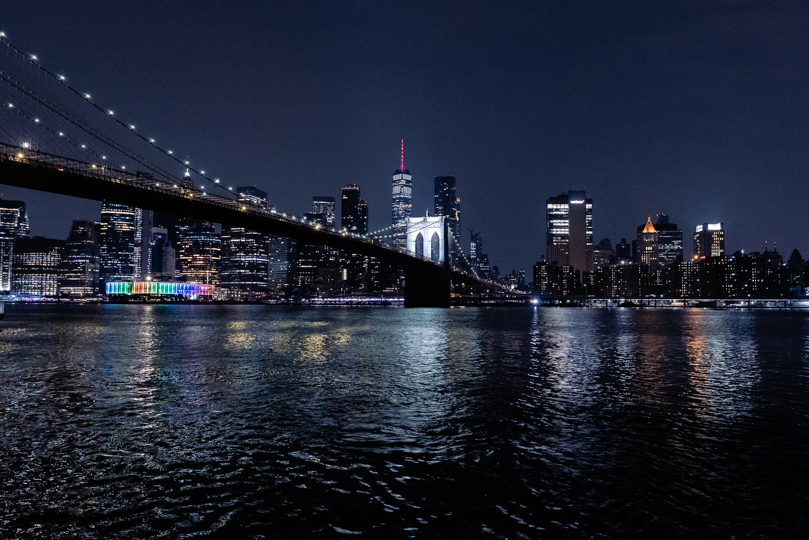 Brooklyn Bridge and Manhattan skyline at night