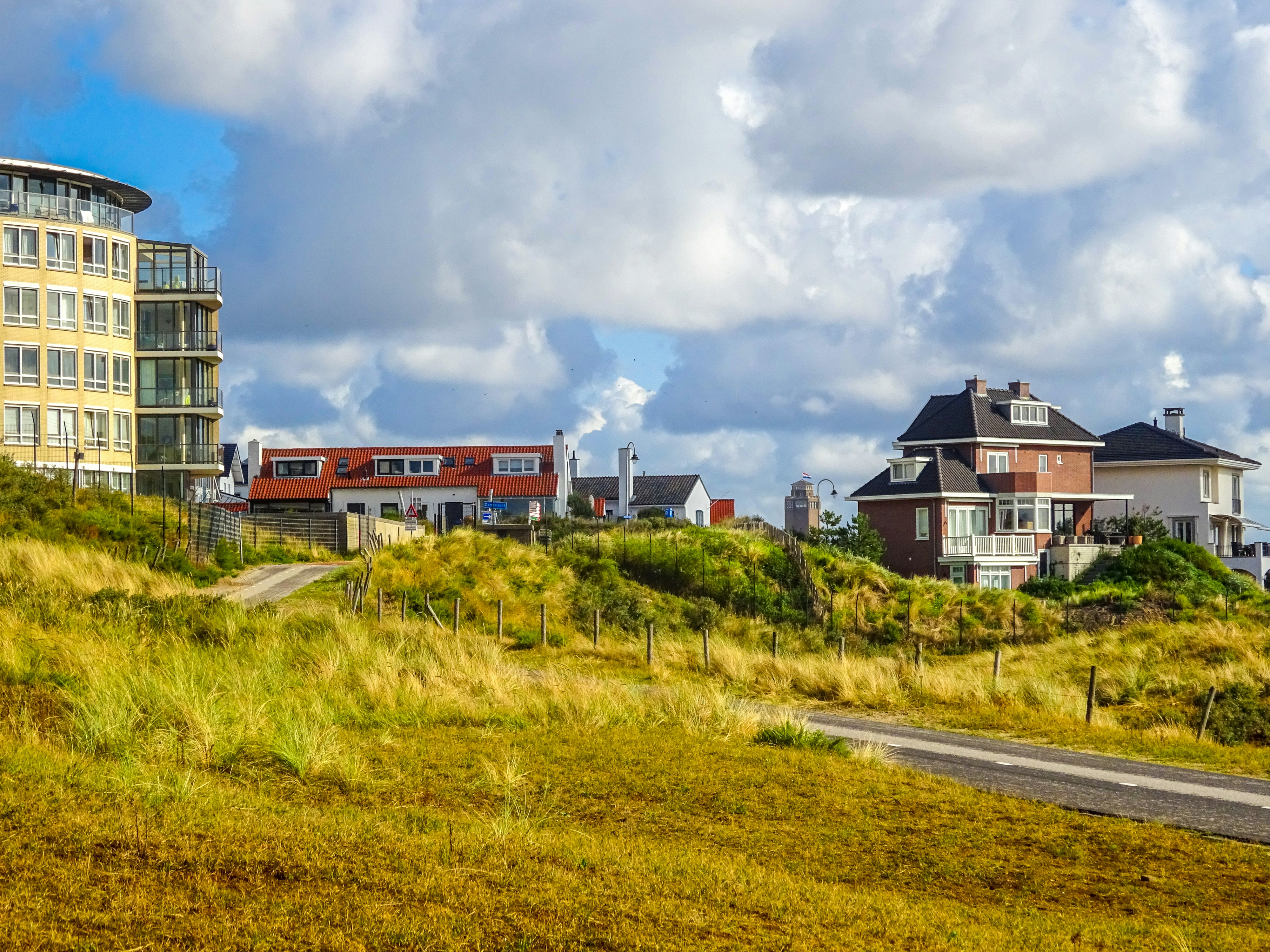 Coastal Residence Pioneers Resilient Architecture and Economic Blueprint