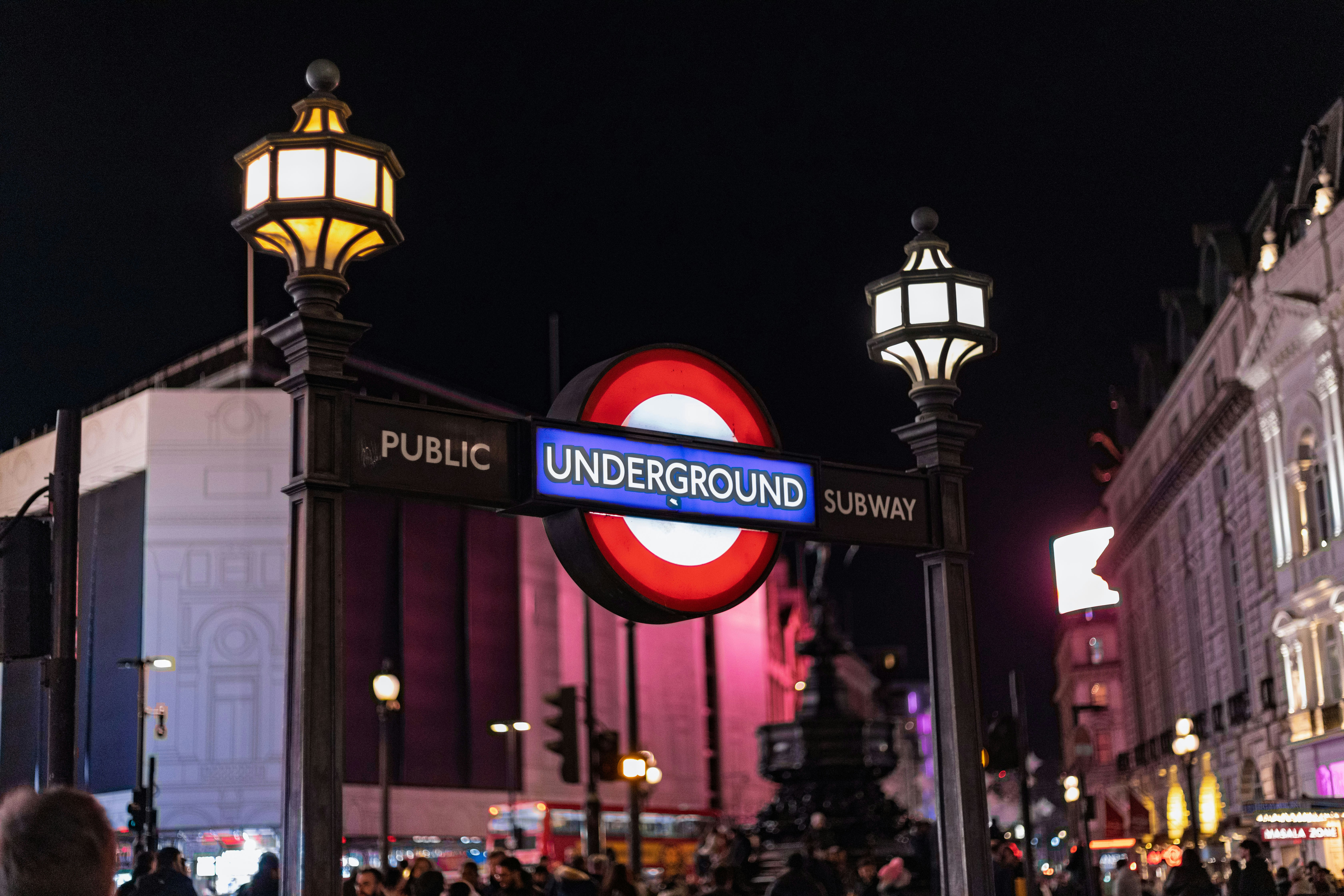 Piccadilly Circus photo 3