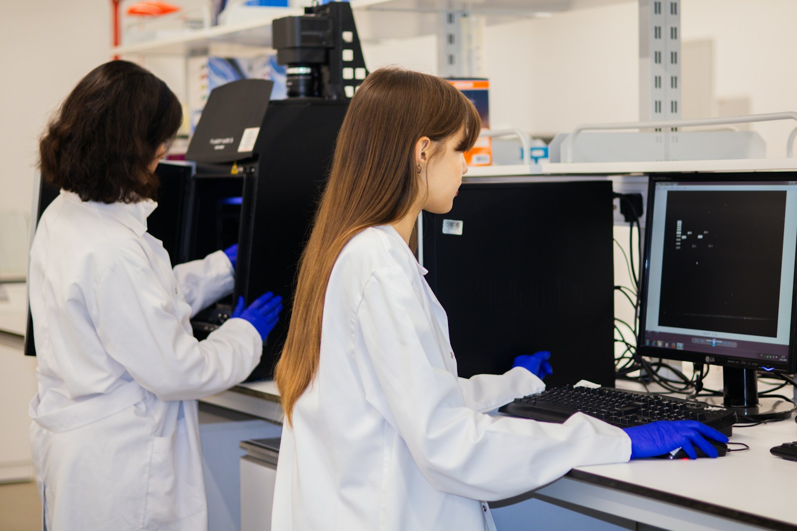 Autonomous research agents need evidence review, not self-reported success