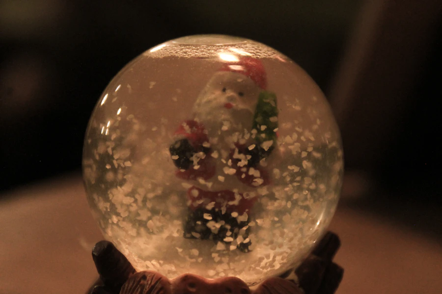 Winter Wonderland Globe Cup