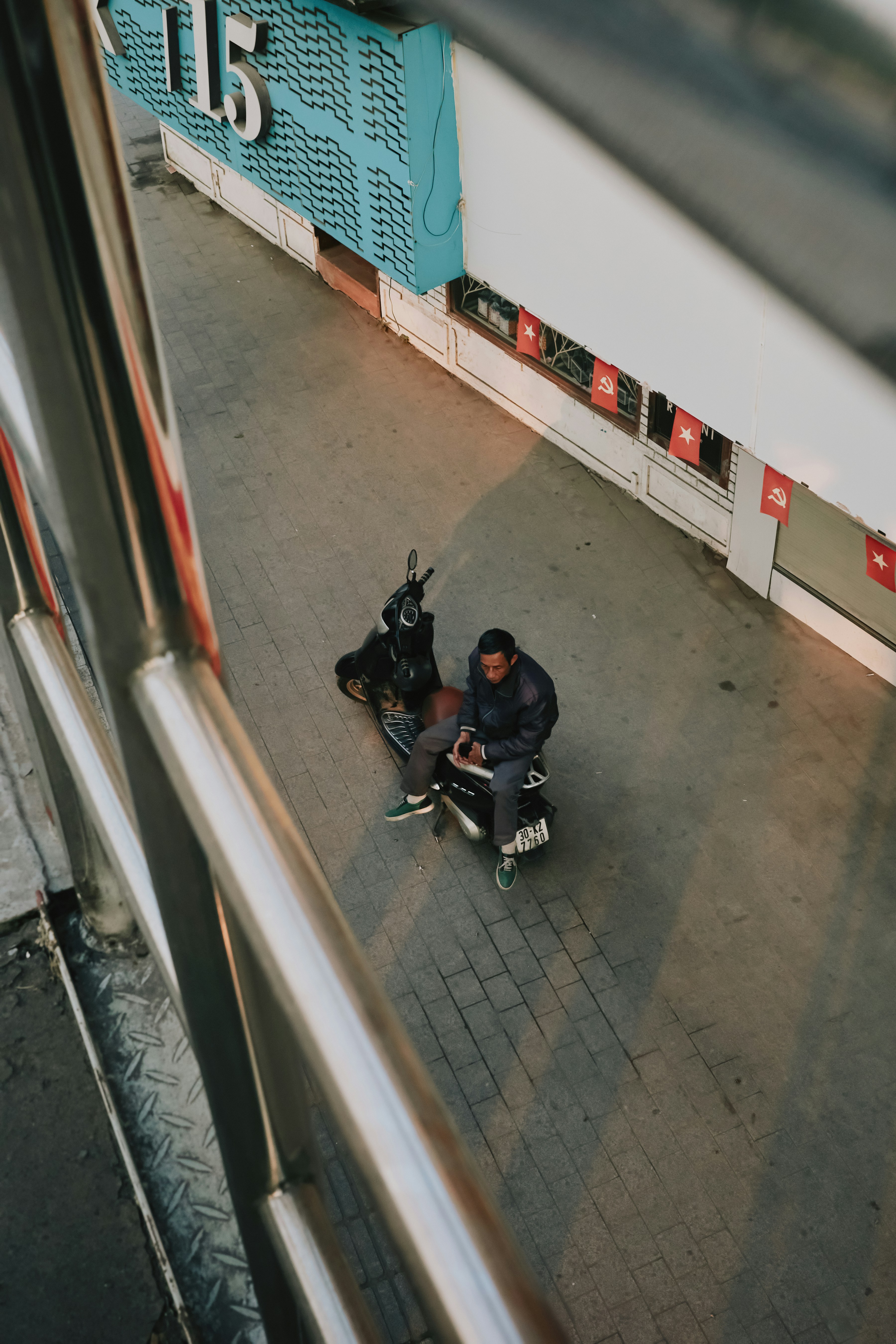 Safety Tips and Common Tourist Traps to Avoid