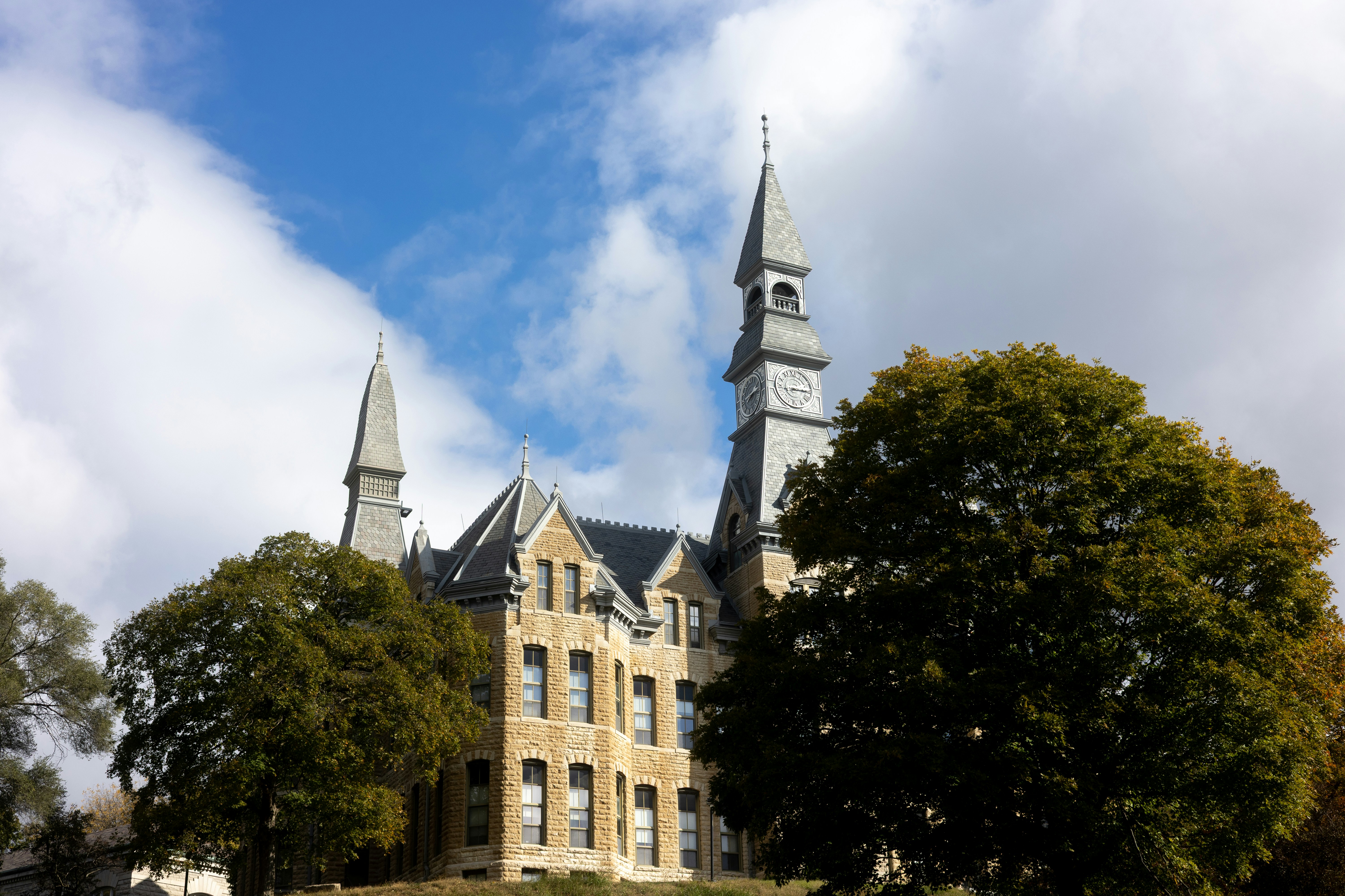 Student Savings Scorecard: 21 Ways to Maximize Your College Budget