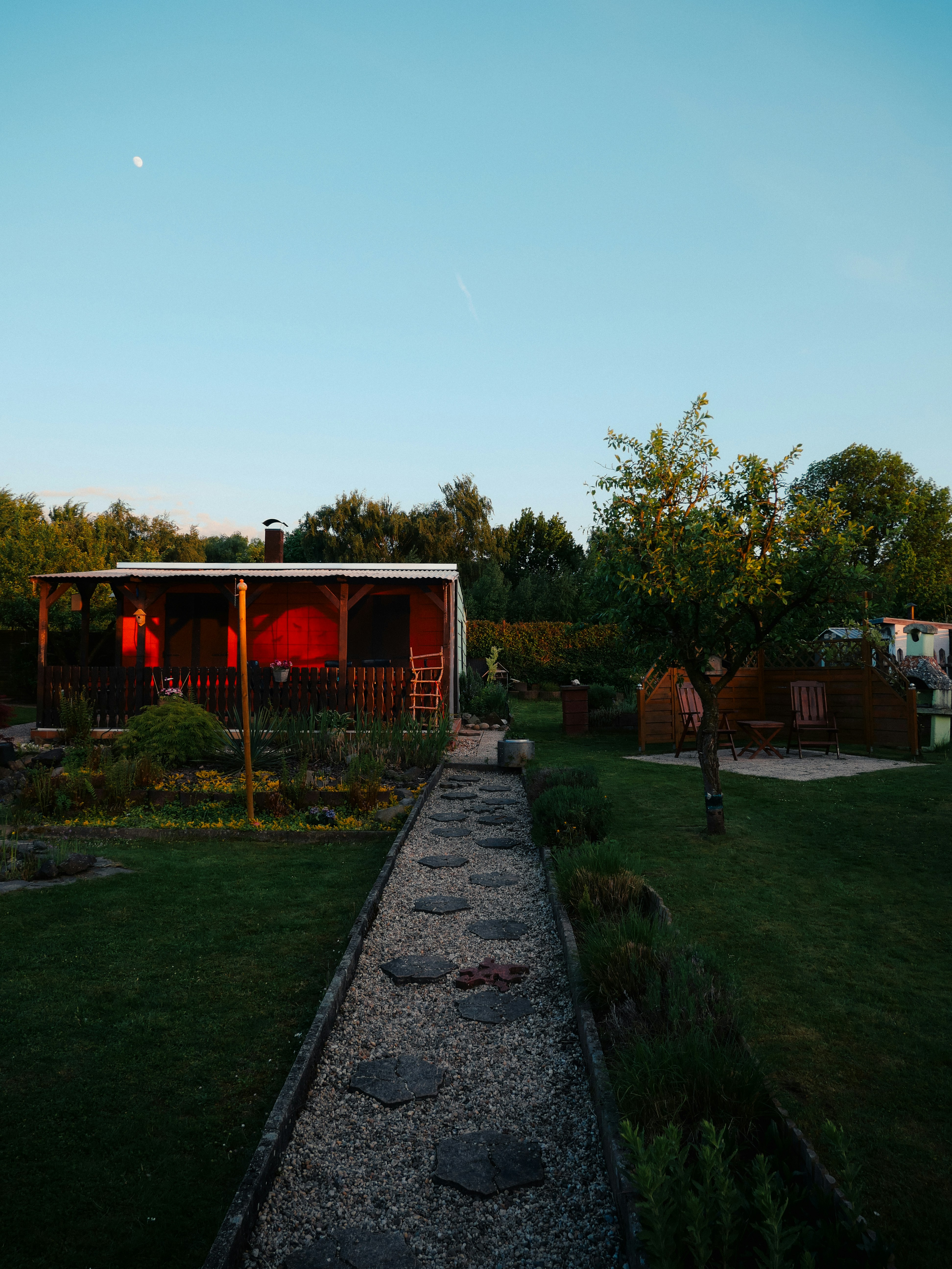 farmhouse patio decor, wallpaper, Farmhouse Patio Furniture: Arrangement Ideas 6